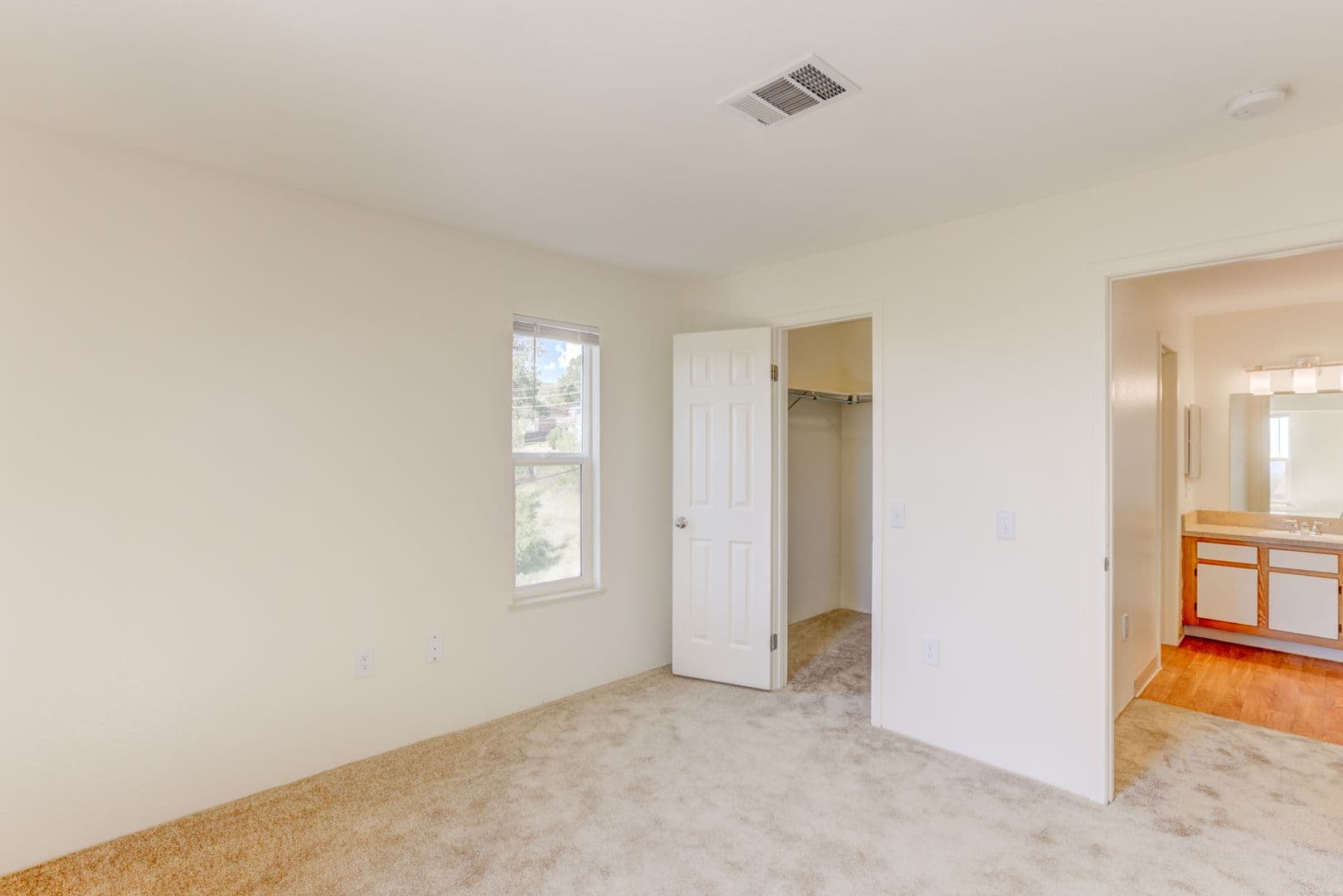 Lakewood Apartment: 12598 W. Dakota Avenue