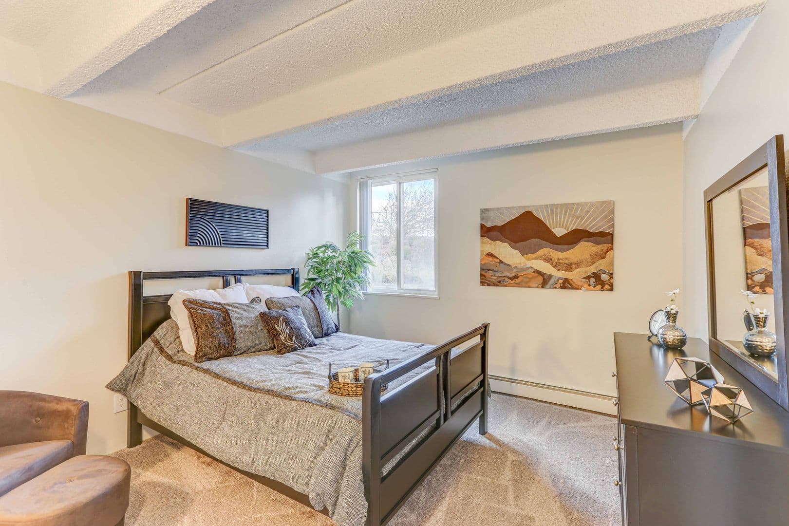 Golden Apartment: 17600 W 14th Ave.