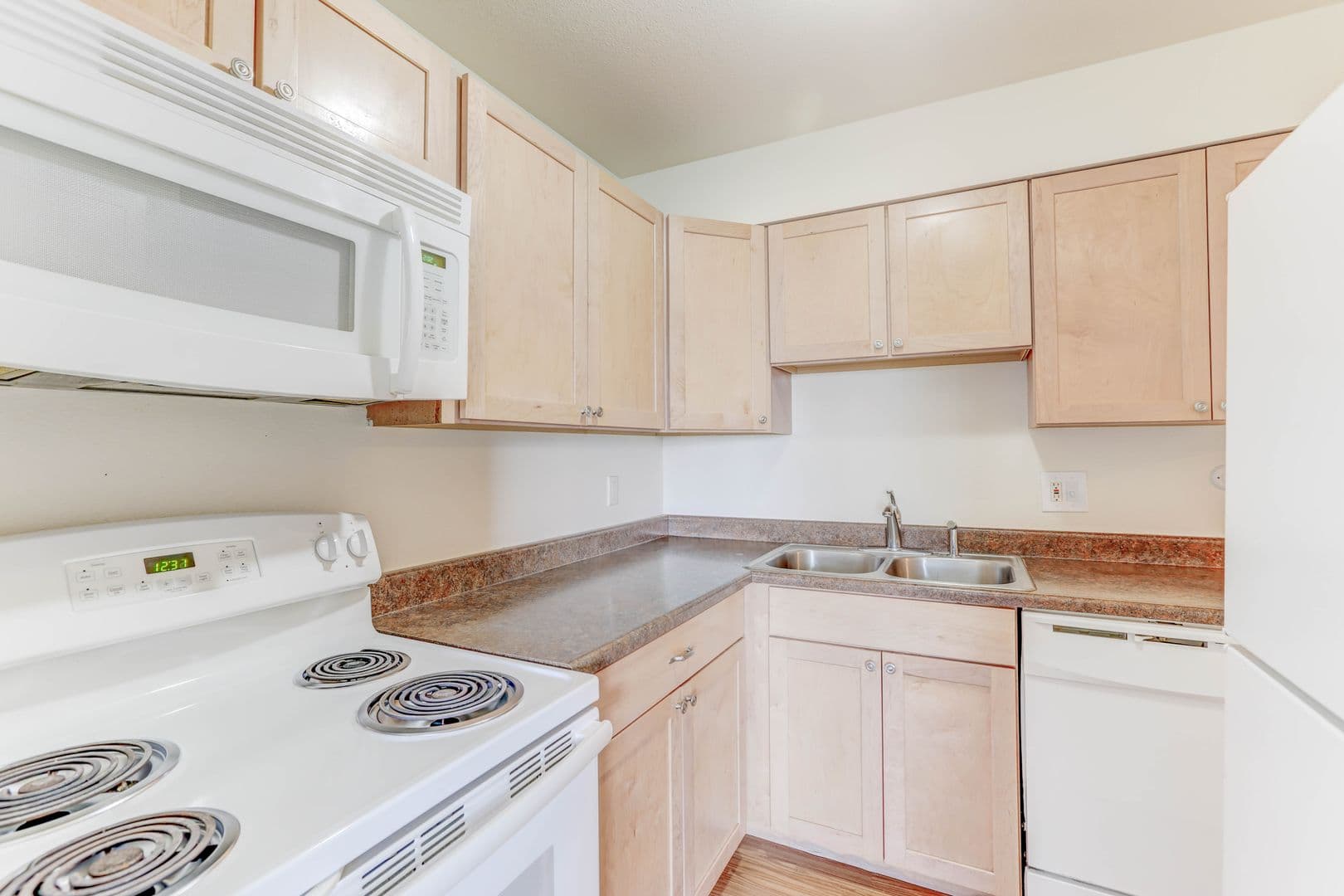 Lakewood Apartment: 13050 West Cedar Drive