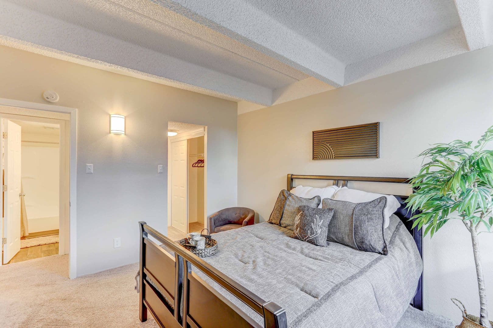 Golden Apartment: 17600 W 14th Ave.
