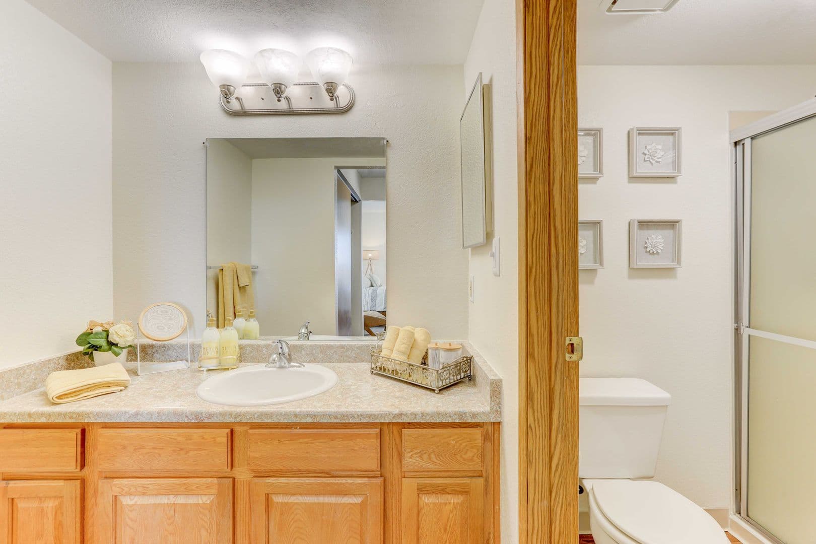 Lakewood Apartment: 12598 W. Dakota Avenue