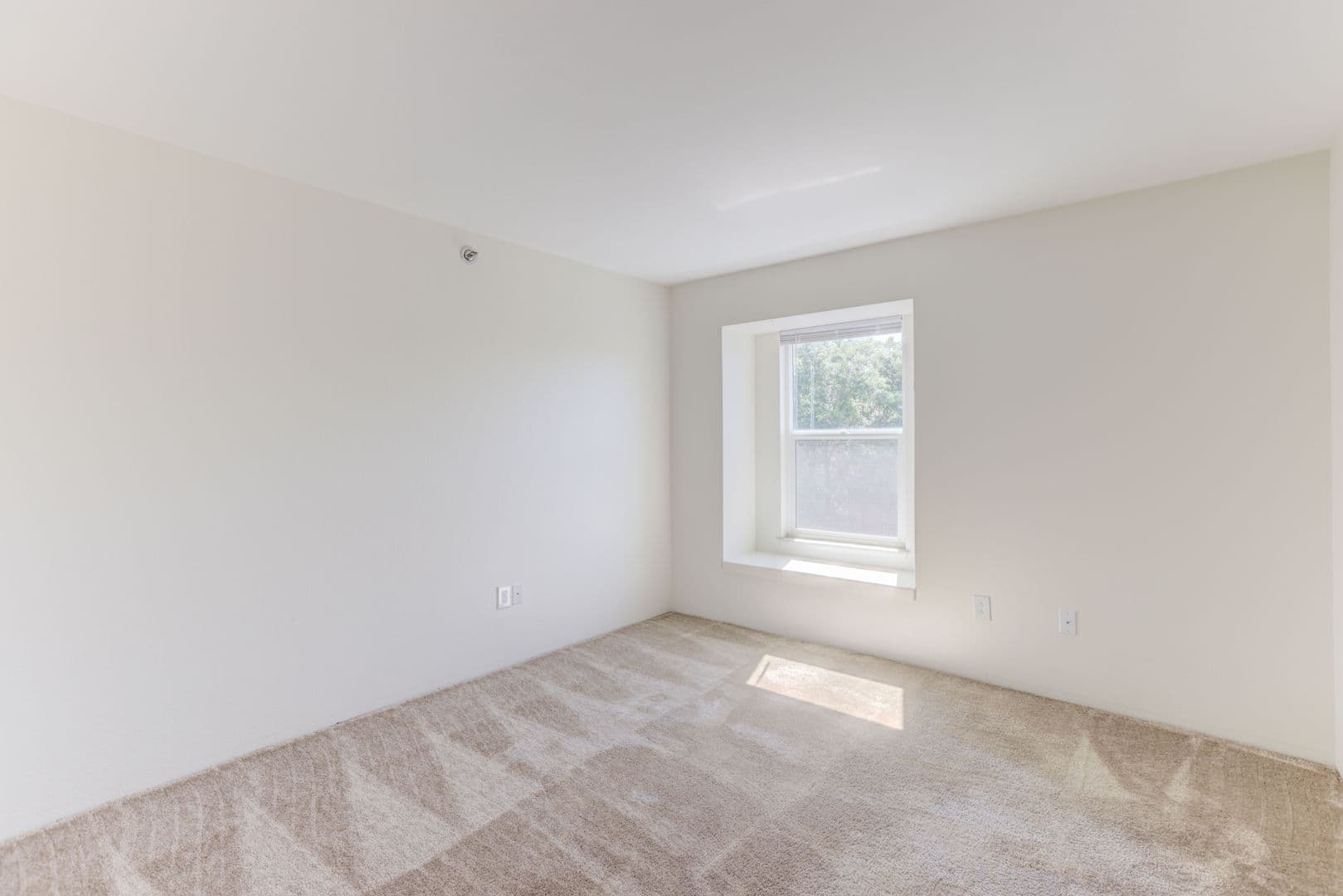 Lakewood Apartment: 12598 W. Dakota Avenue