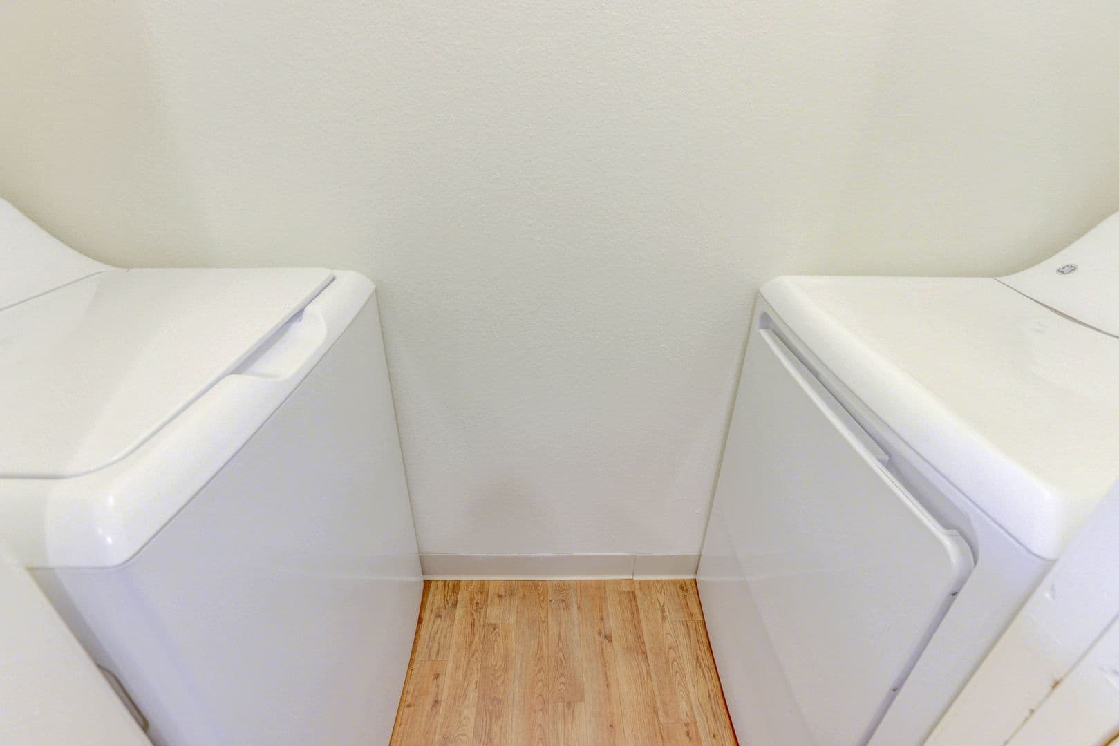 Lakewood Apartment: 12598 W. Dakota Avenue