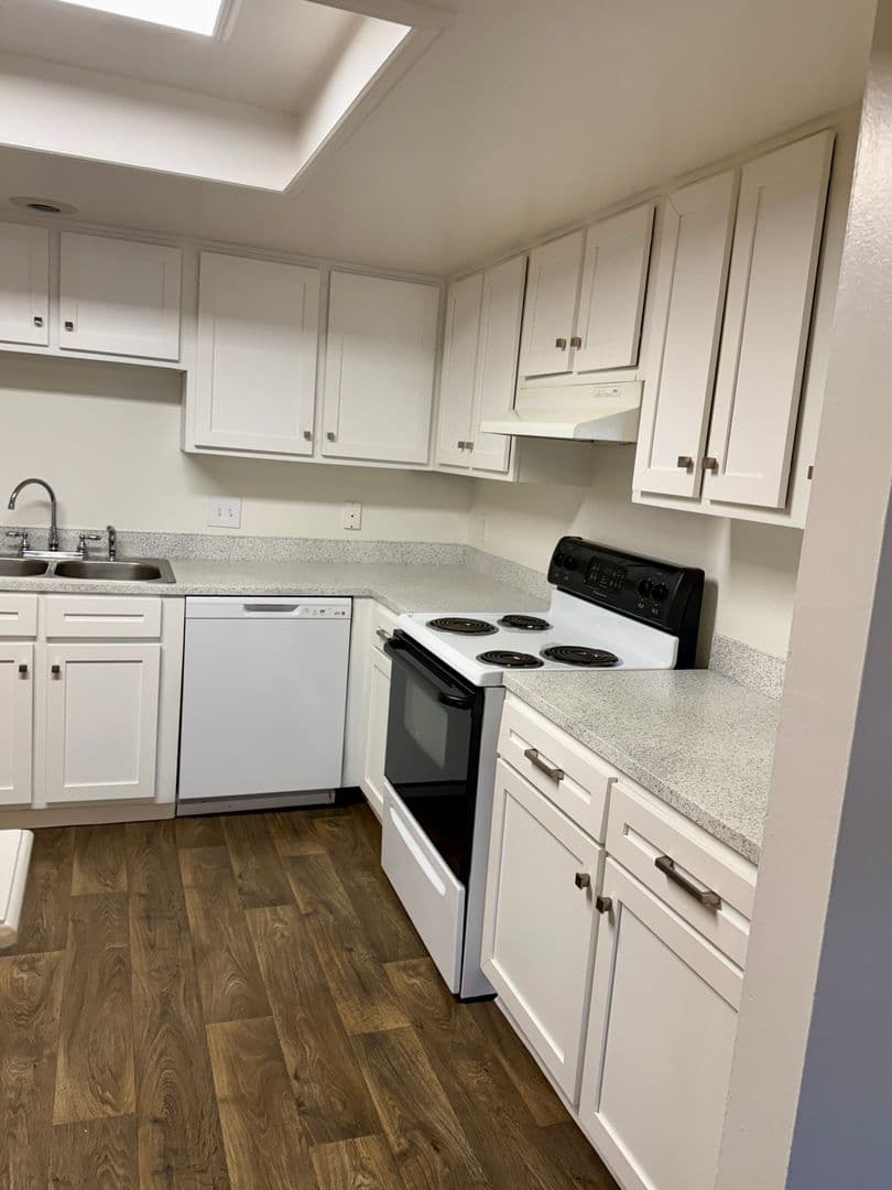 Lakewood Apartment: 11280 W. 20th Ave.