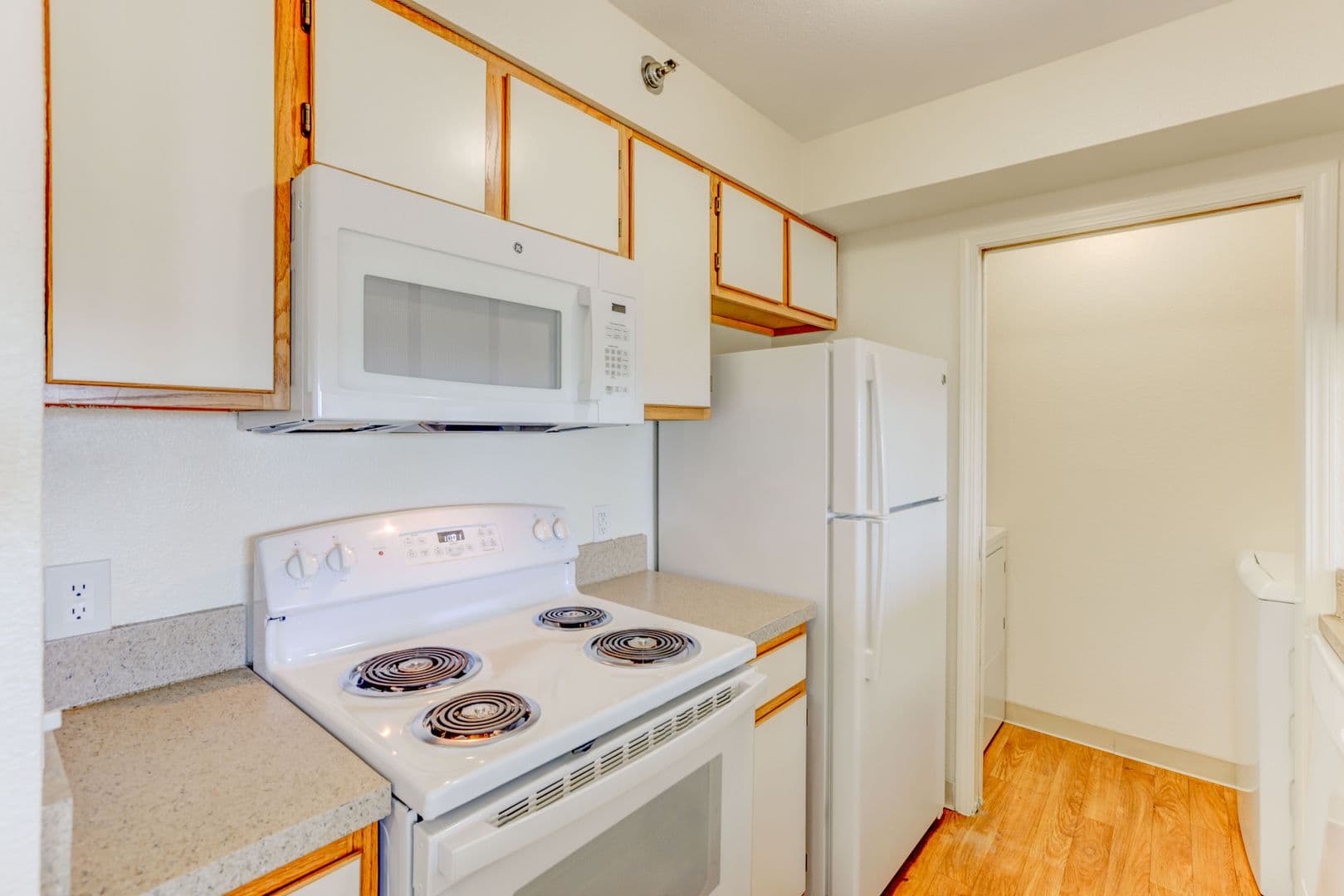 Lakewood Apartment: 12598 W. Dakota Avenue