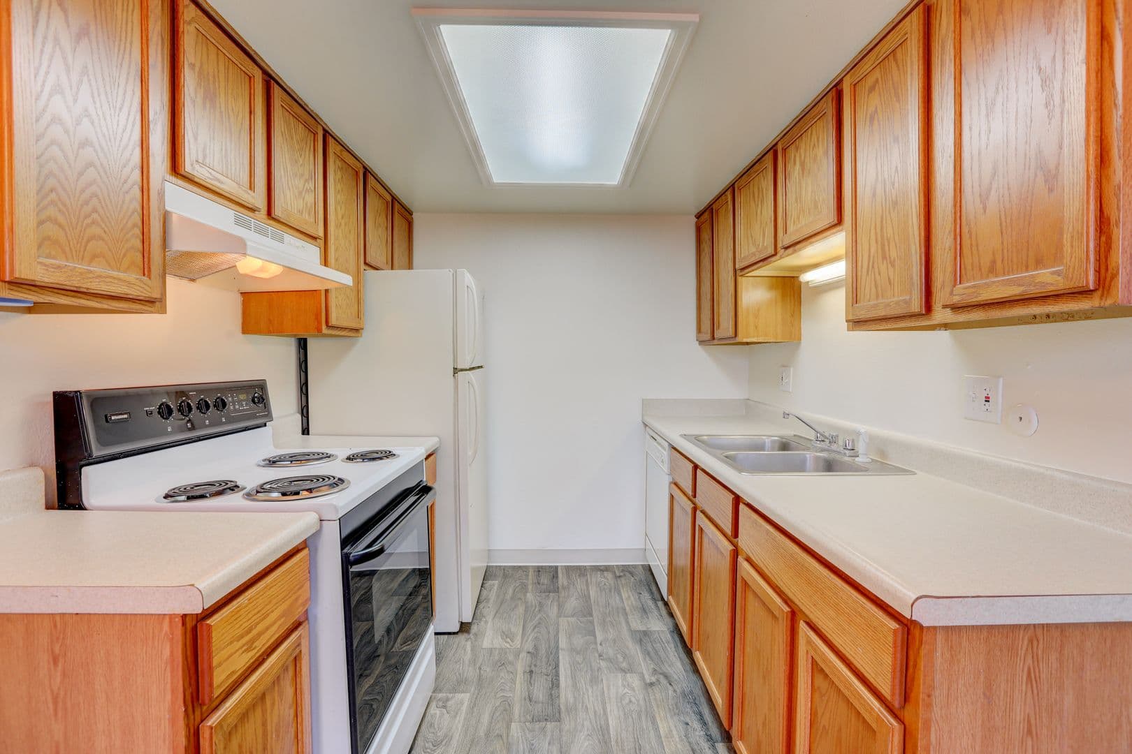 Lakewood Apartment: 11280 W. 20th Ave.