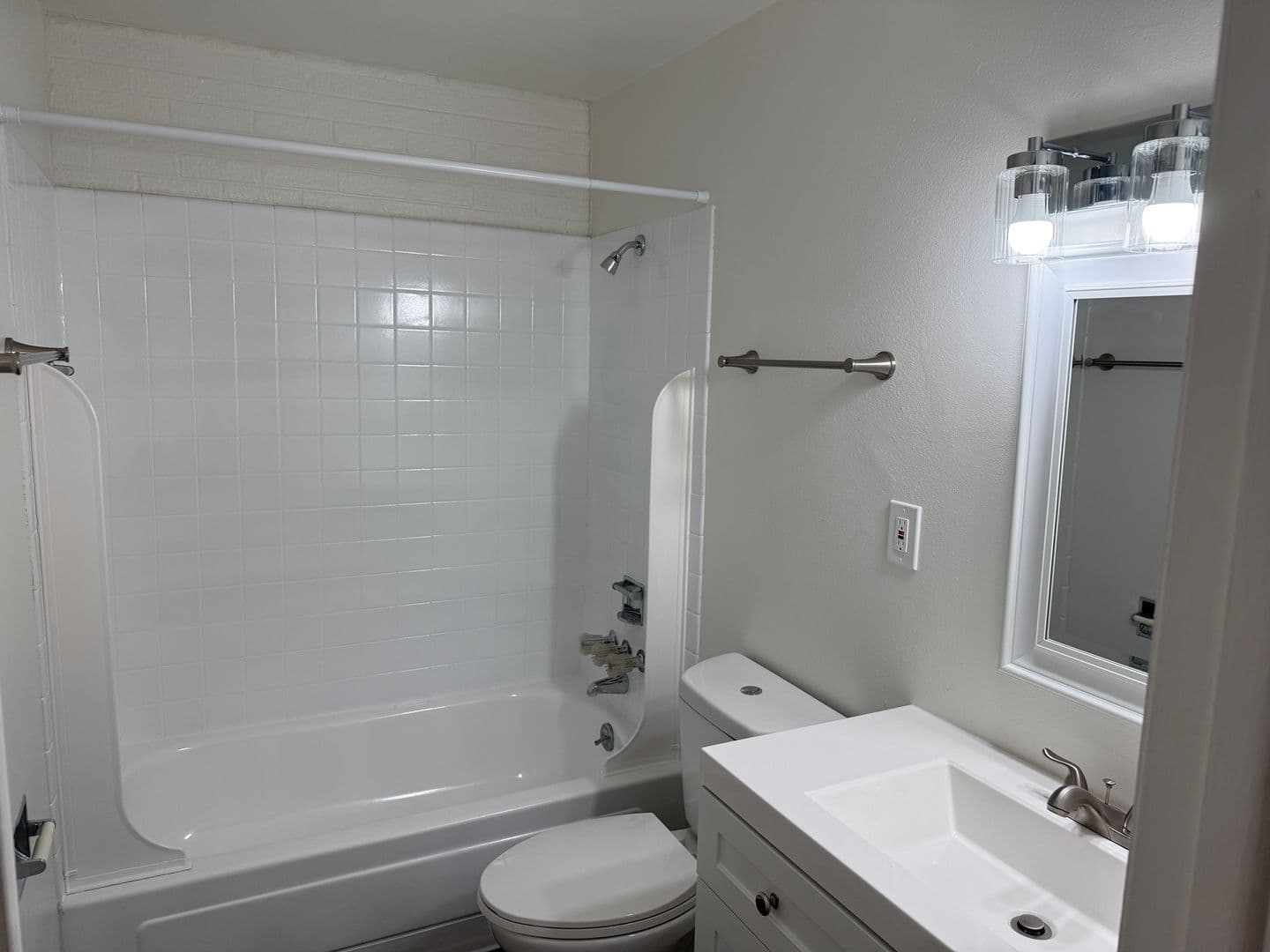 Lakewood Apartment: 11280 W. 20th Ave.