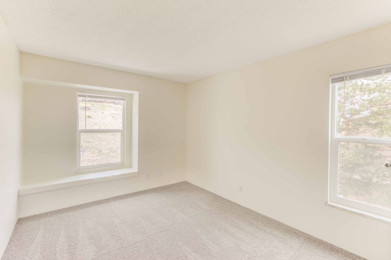 Lakewood Apartment: 12598 W. Dakota Avenue