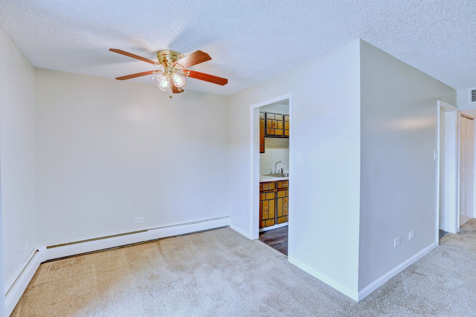 Denver Apartment: 2050 South Monaco Street Parkway