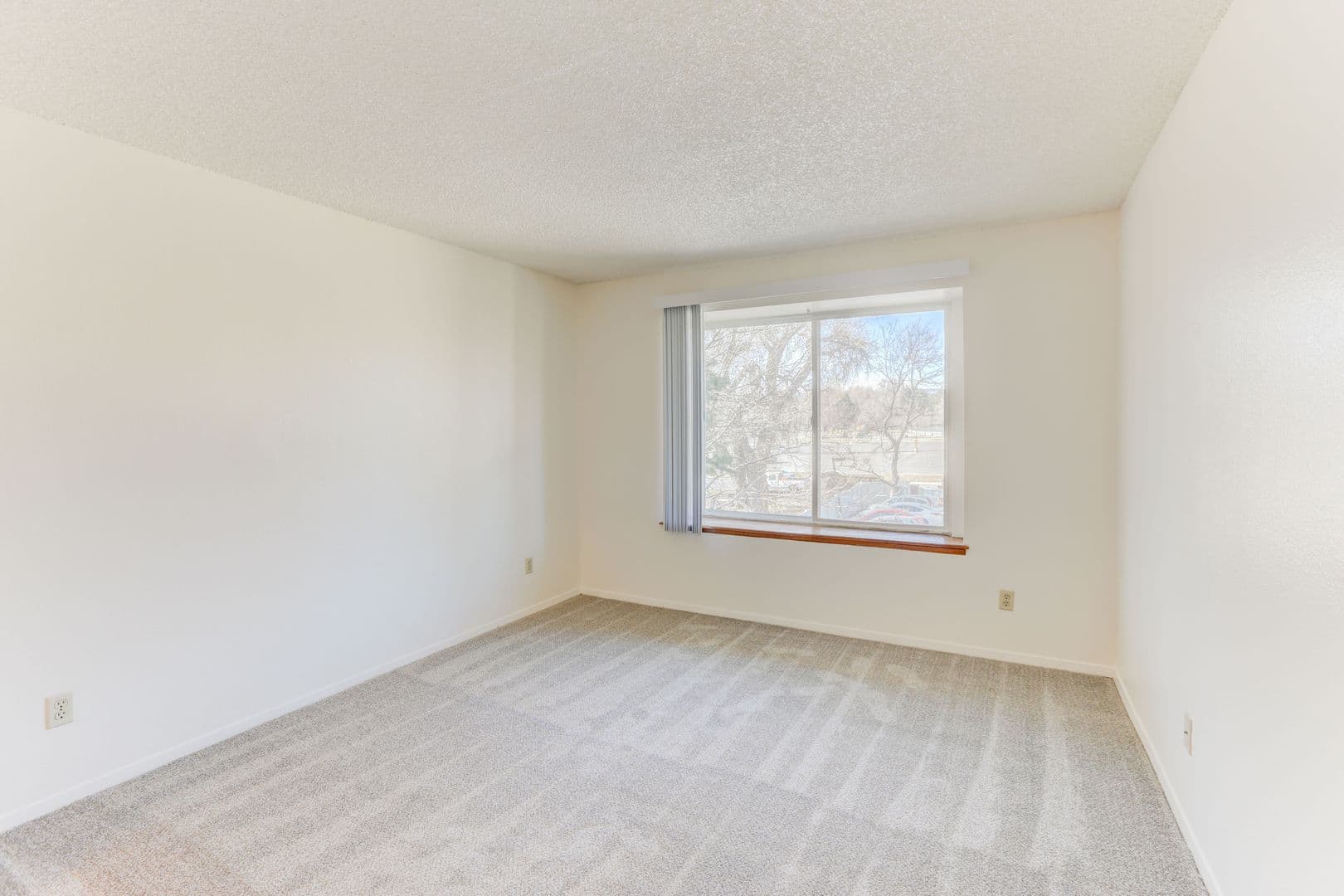 Lakewood Apartment: 1672 Dover Street