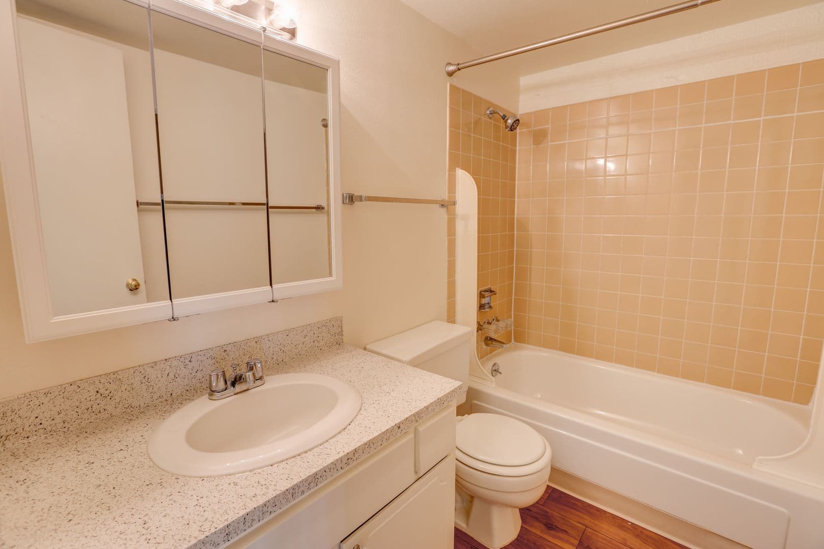 Lakewood Apartment: 11280 W. 20th Ave.