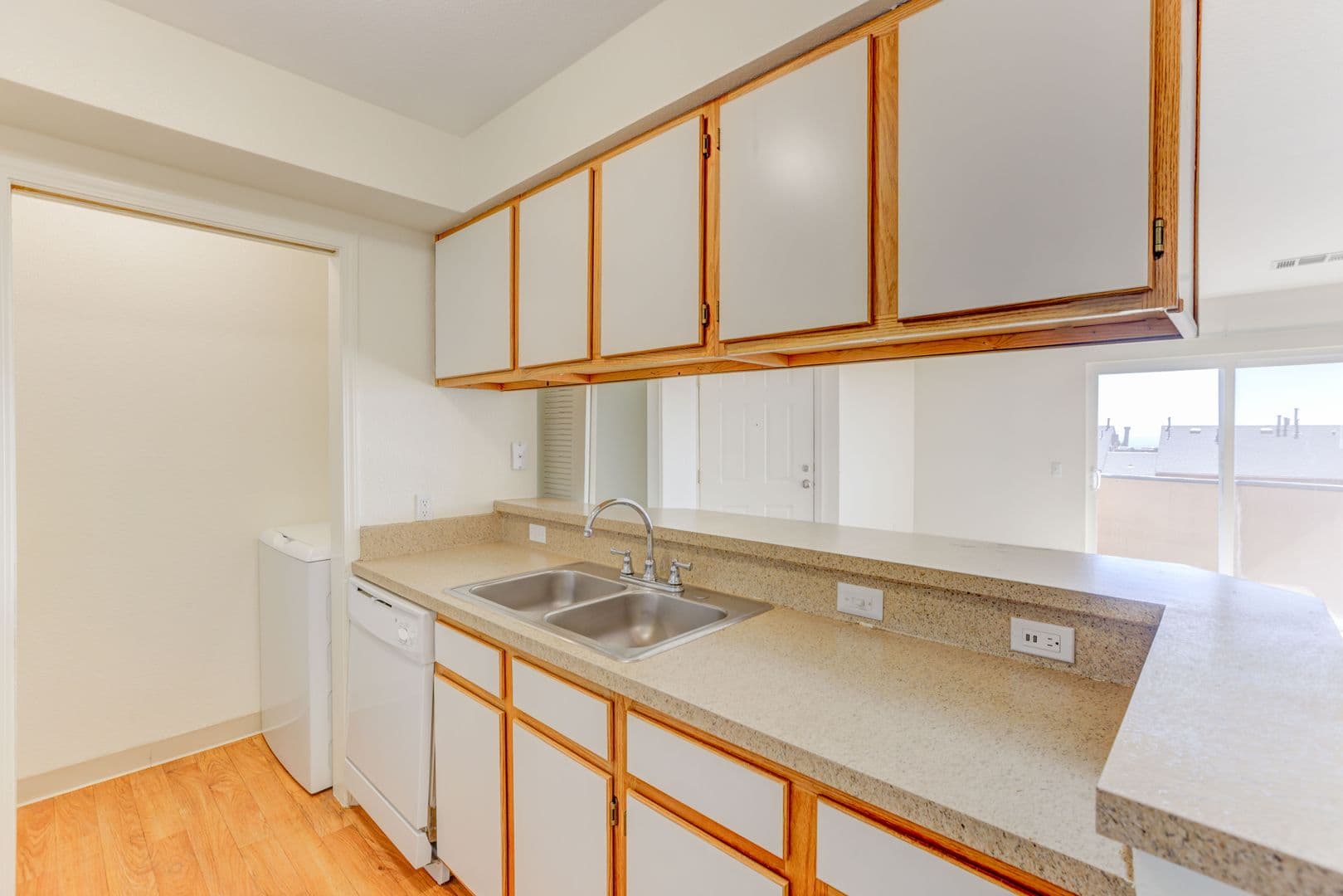 Lakewood Apartment: 12598 W. Dakota Avenue
