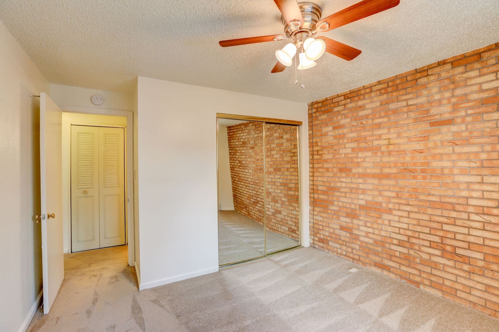 Lakewood Apartment: 11280 W. 20th Ave.