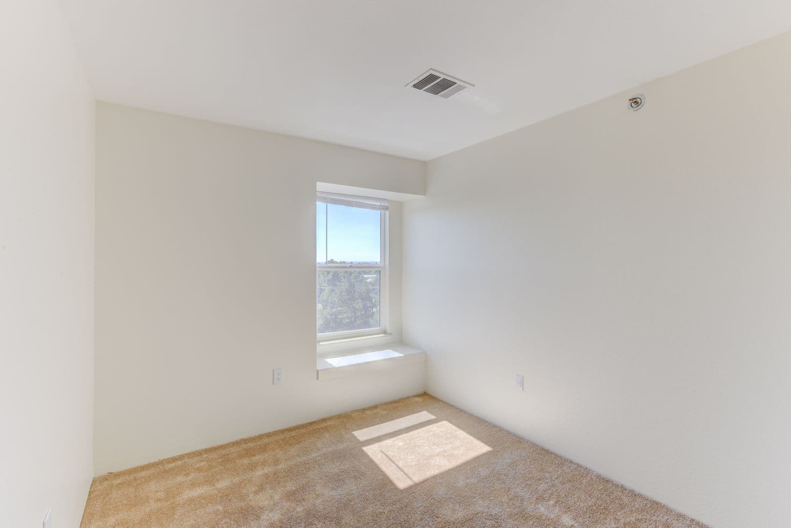 Lakewood Apartment: 12598 W. Dakota Avenue