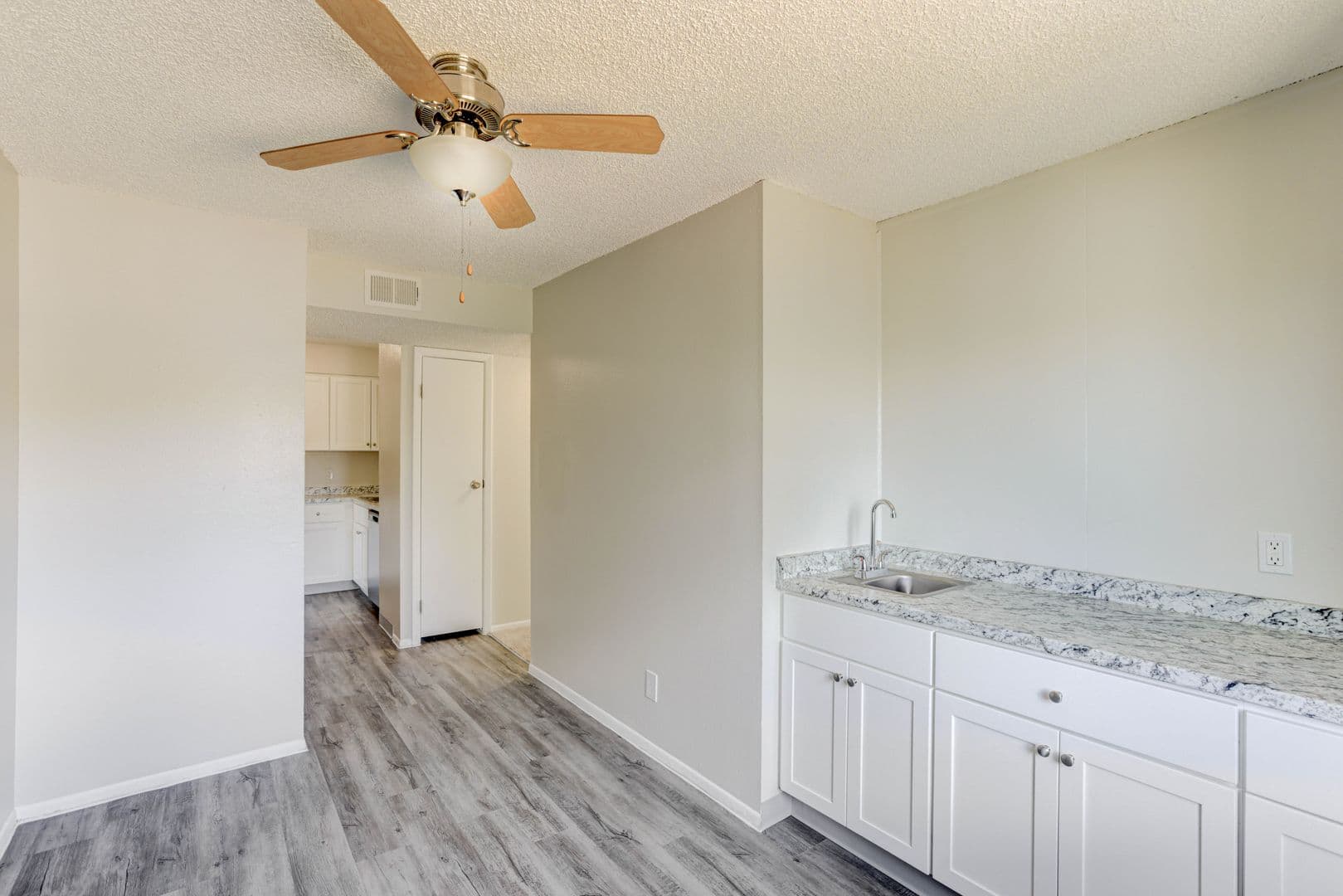 Lakewood Apartment: 13050 West Cedar Drive