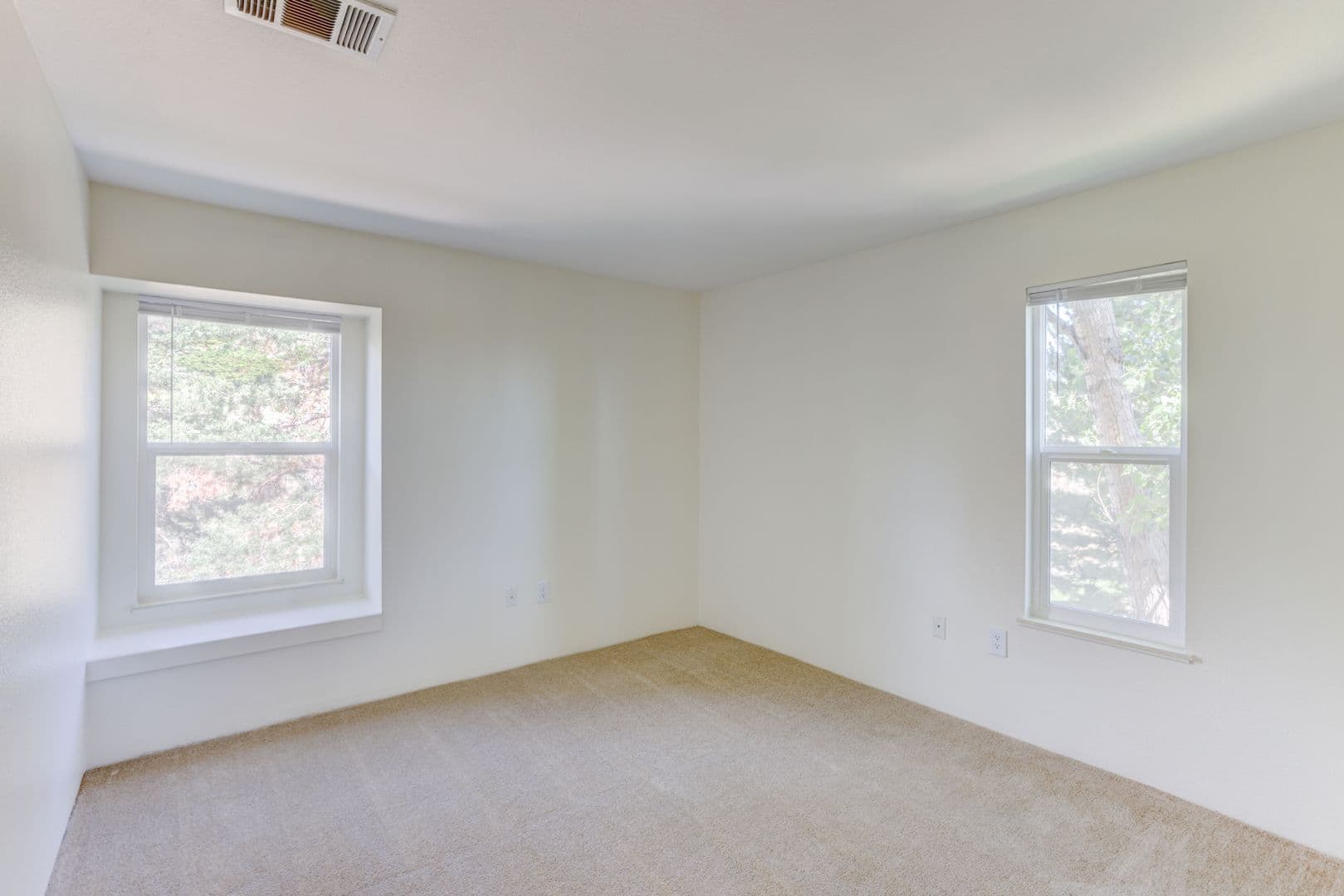 Lakewood Apartment: 12598 W. Dakota Avenue