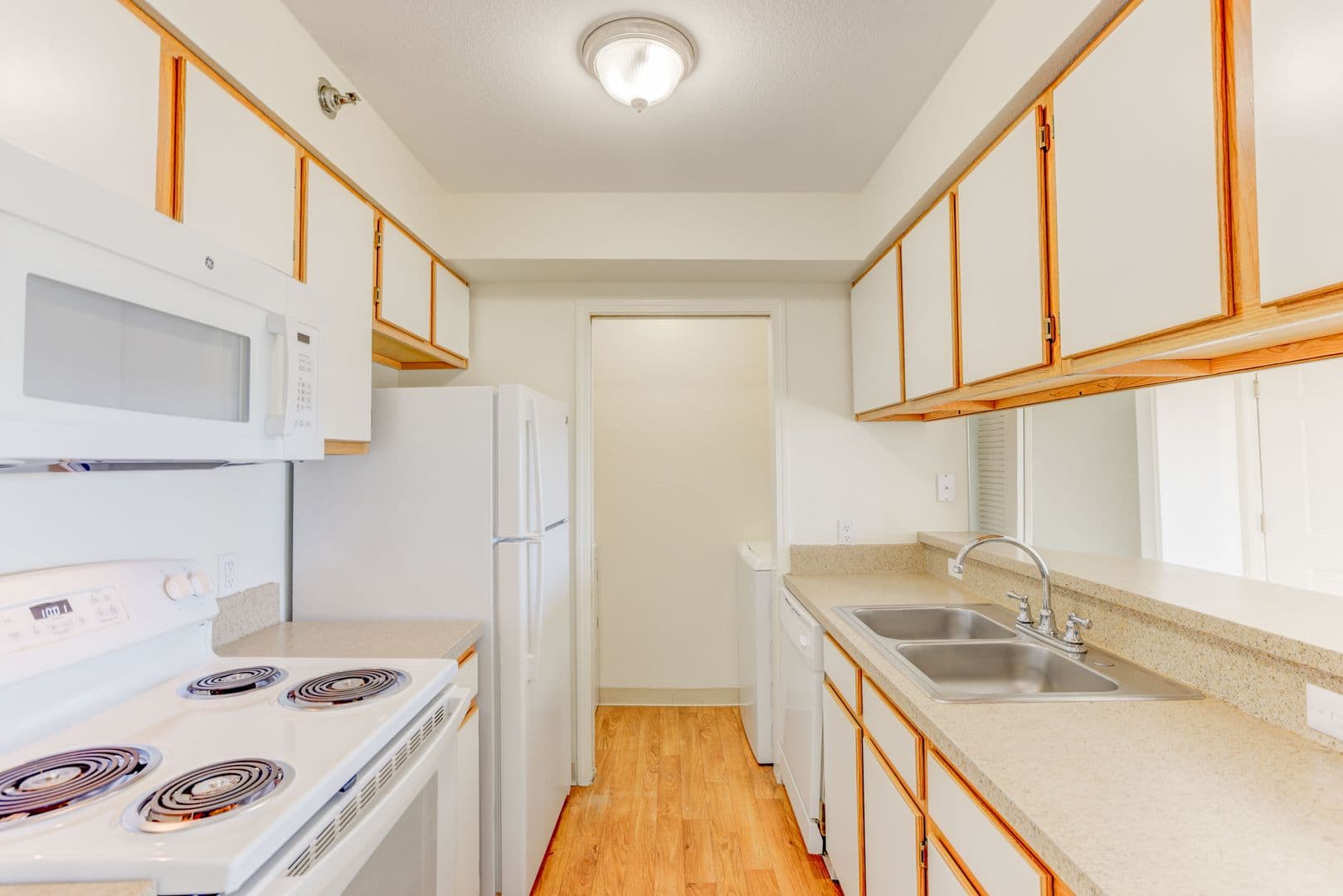 Lakewood Apartment: 12598 W. Dakota Avenue
