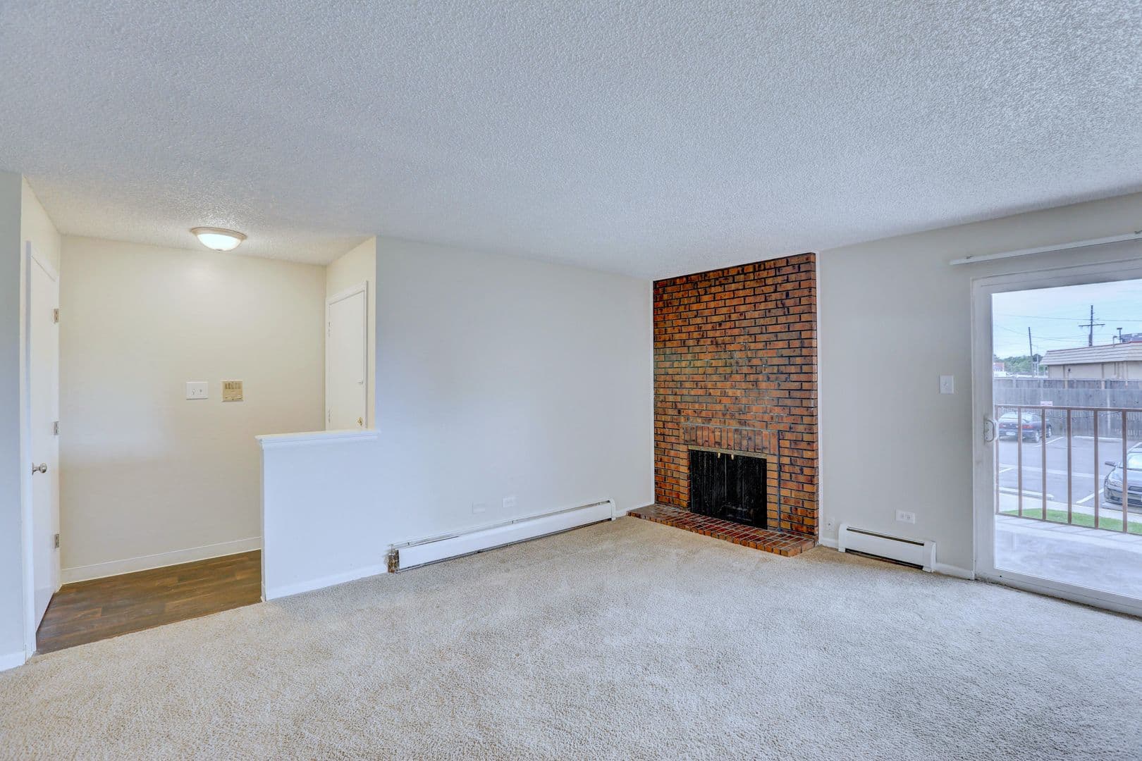 Denver Apartment: 2050 South Monaco Street Parkway