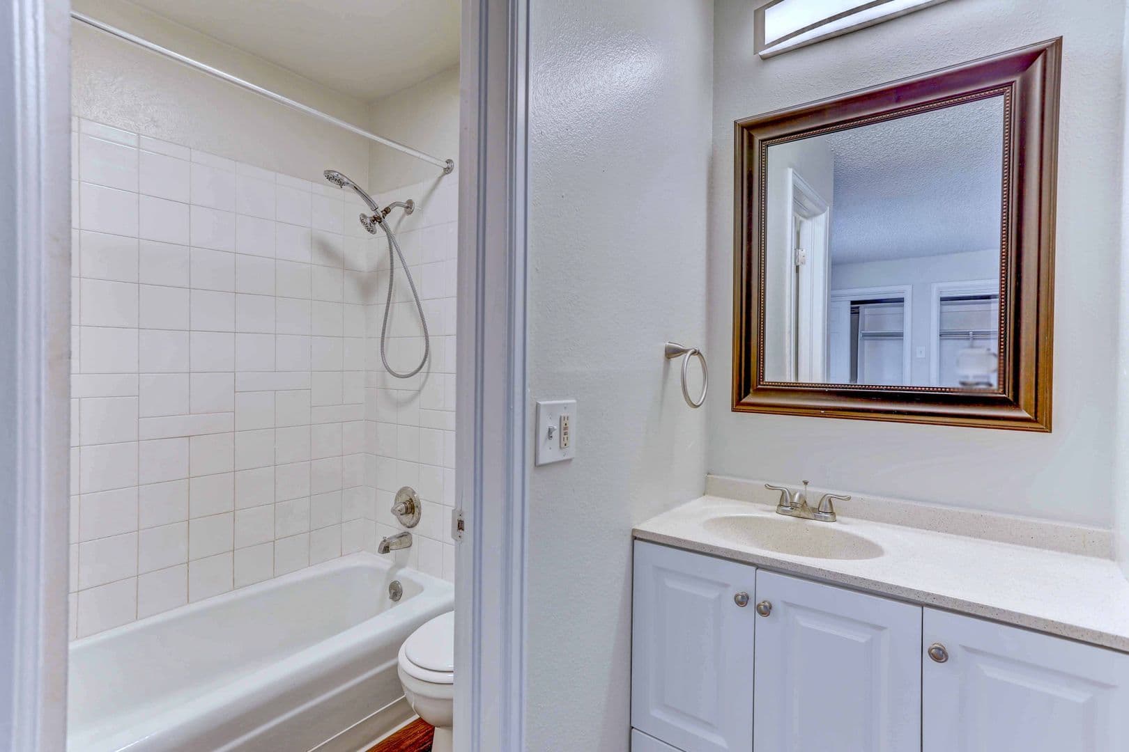 Denver Apartment: 2050 South Monaco Street Parkway