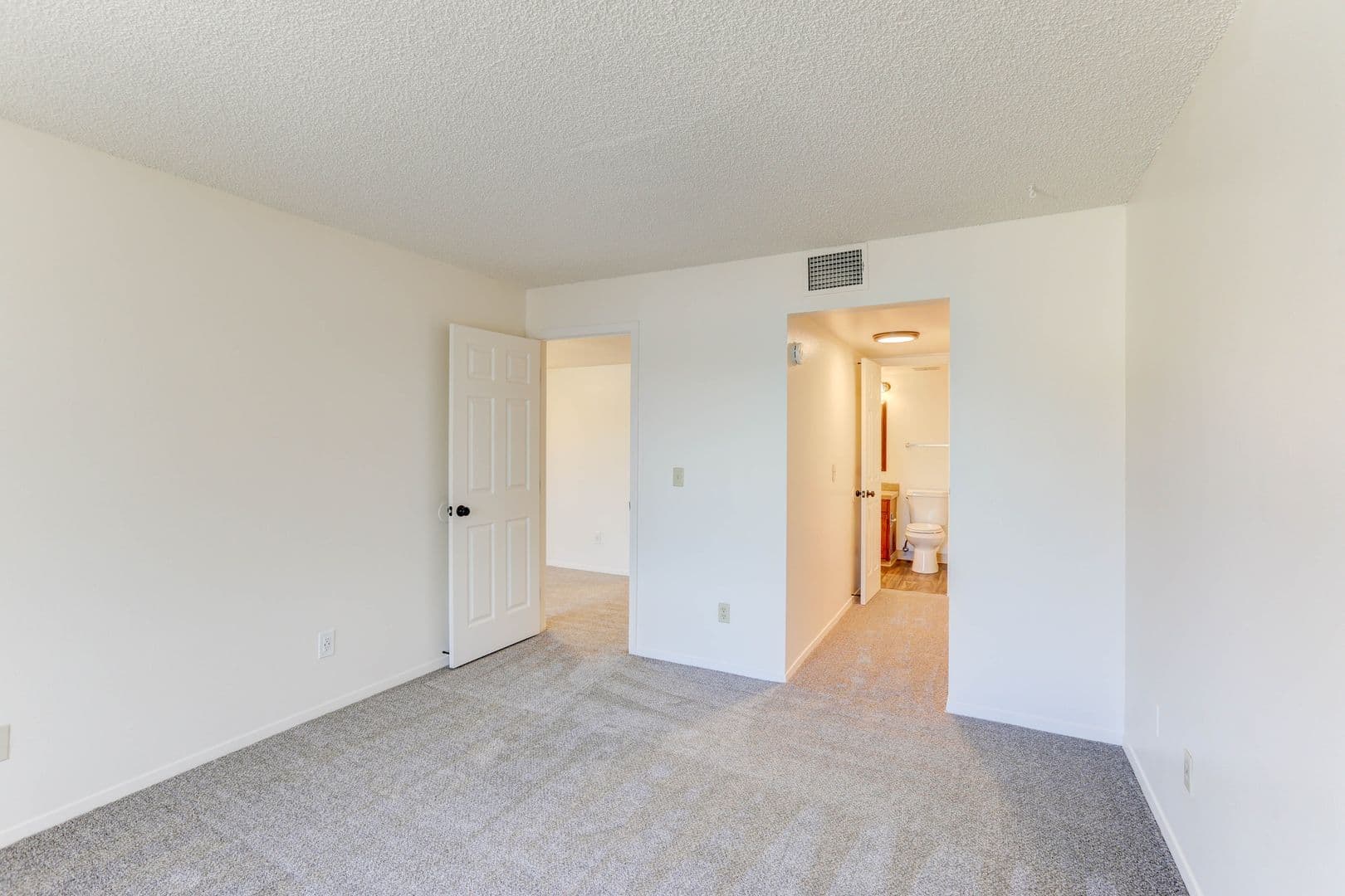 Lakewood Apartment: 1672 Dover Street