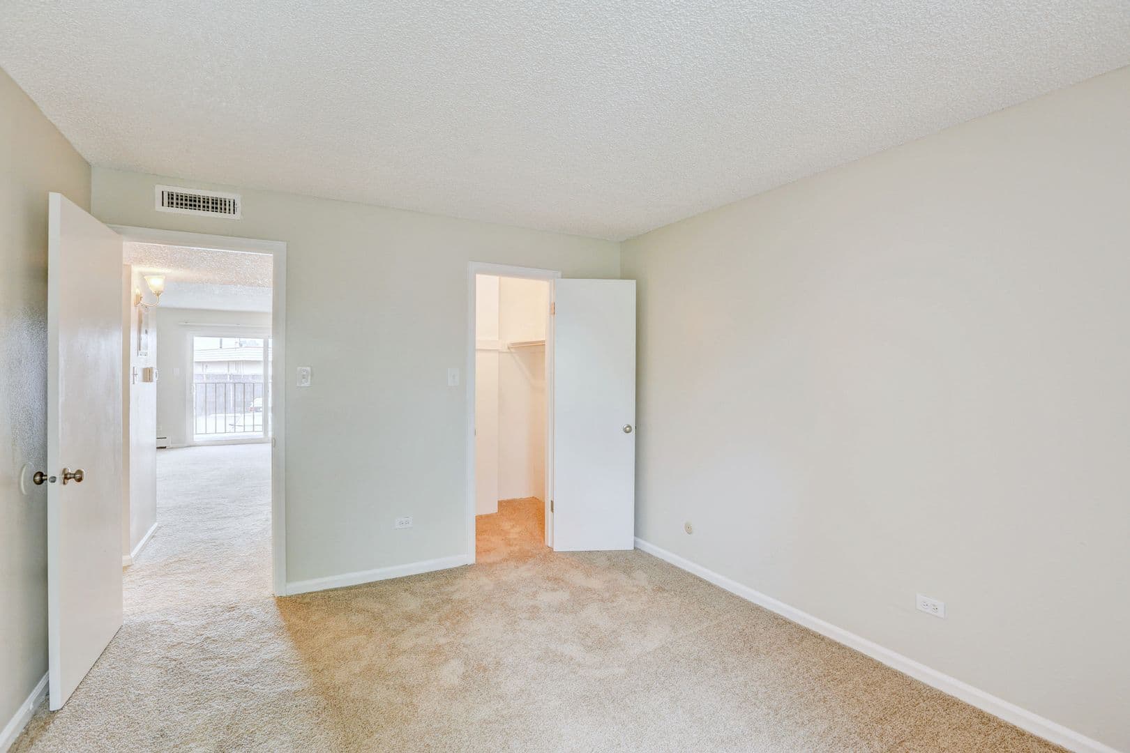 Denver Apartment: 2050 South Monaco Street Parkway