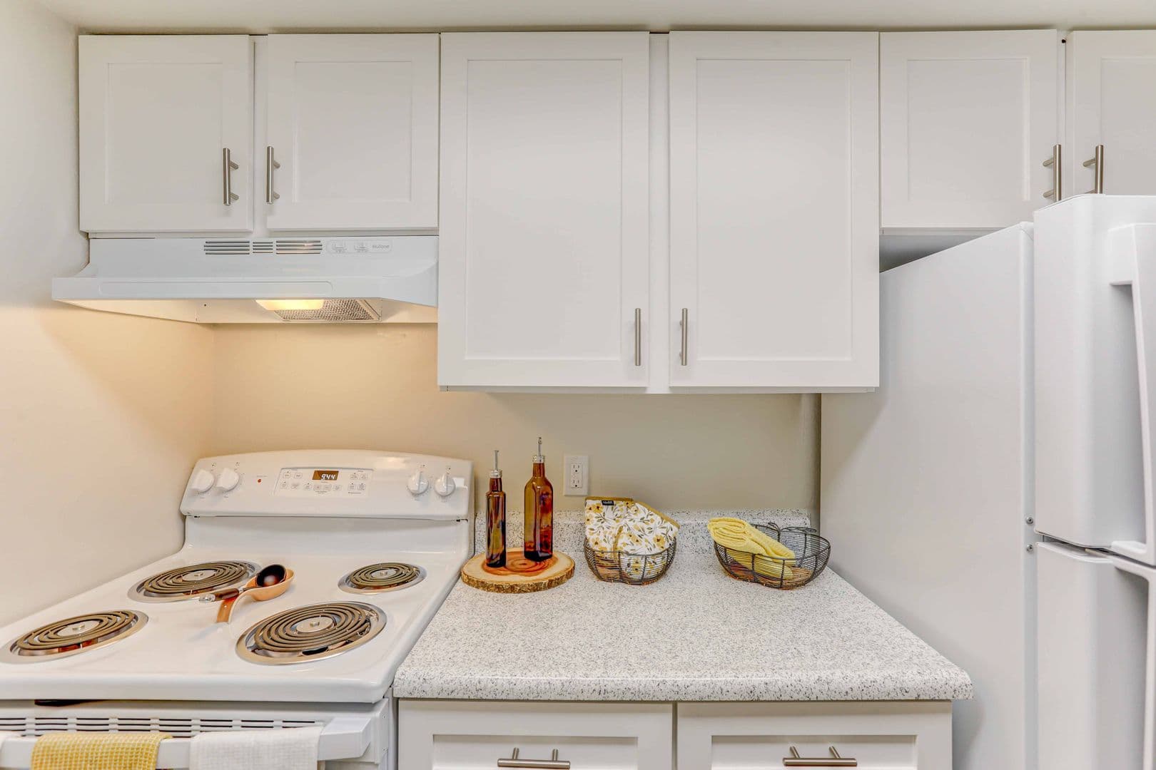 Golden Apartment: 17600 W 14th Ave.