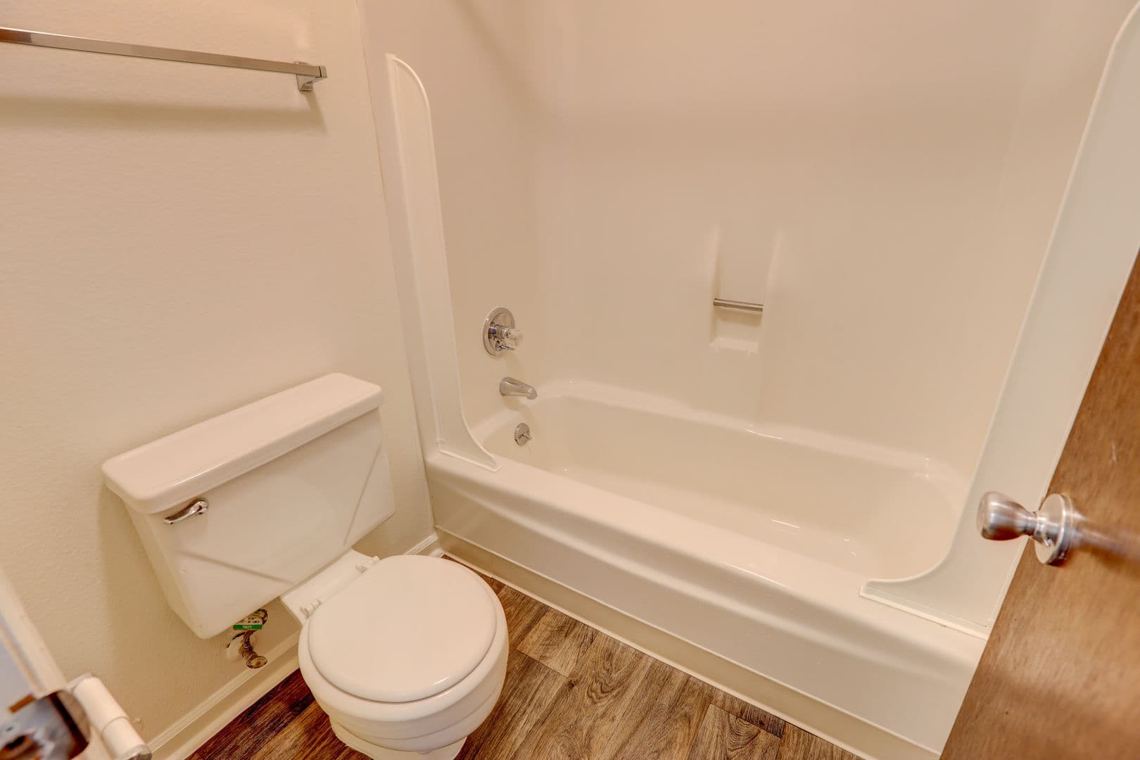 Lakewood Apartment: 11280 W. 20th Ave.