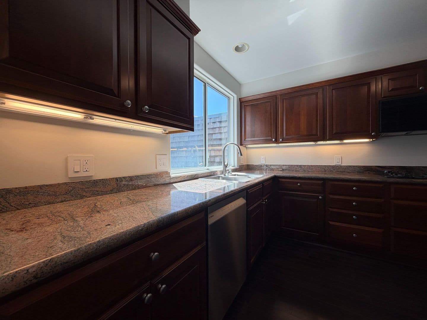 San Francisco Condo: 2050 Divisadero St #3