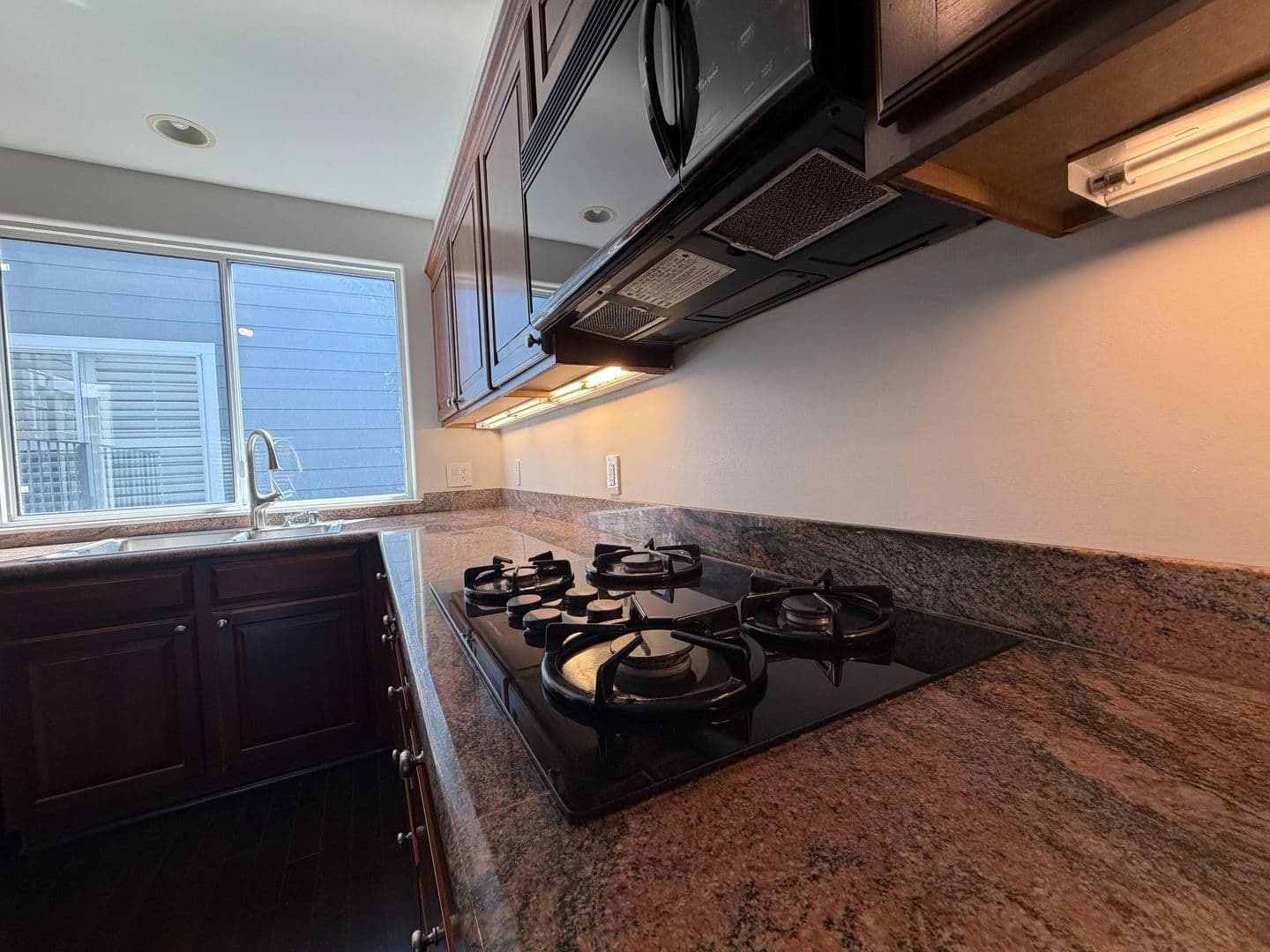 San Francisco Condo: 2050 Divisadero St #3