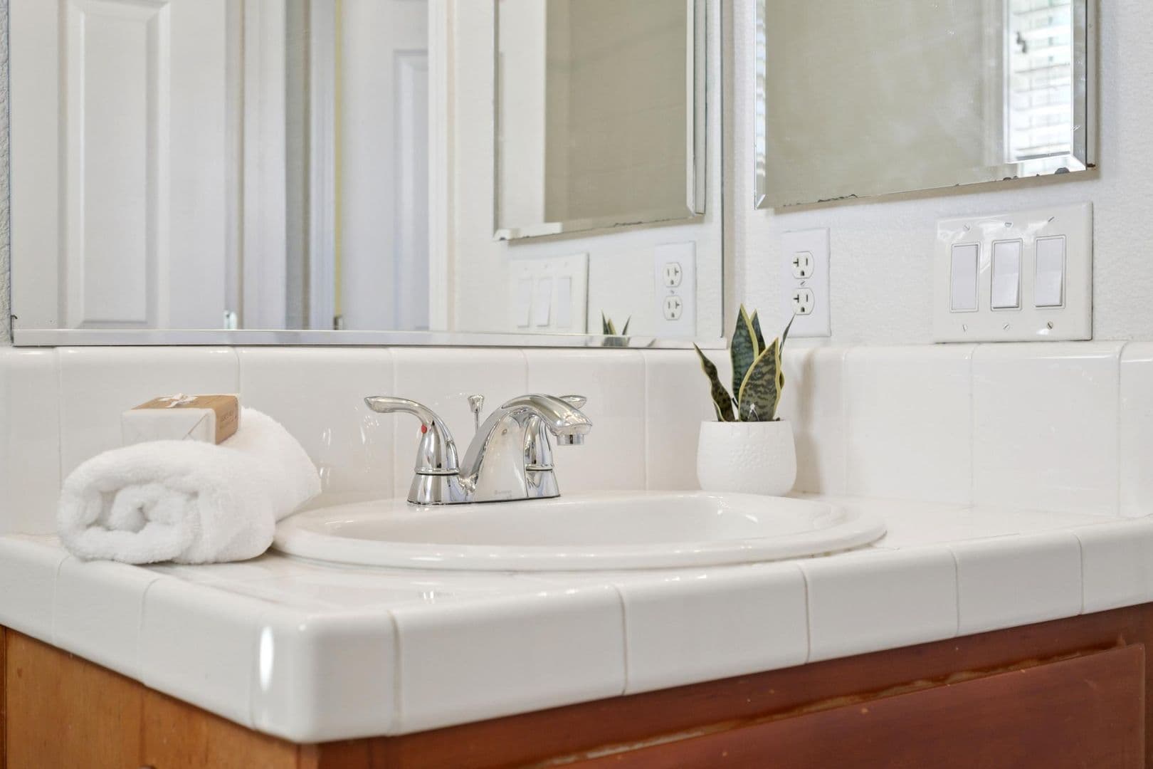 Dublin House: 4302 Keegan St