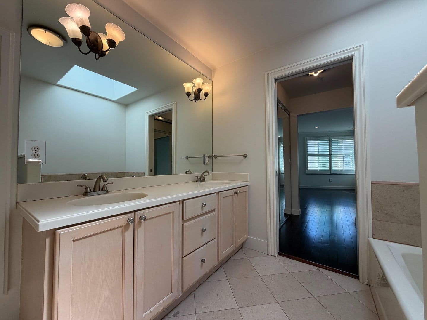 San Francisco Condo: 2050 Divisadero St #3