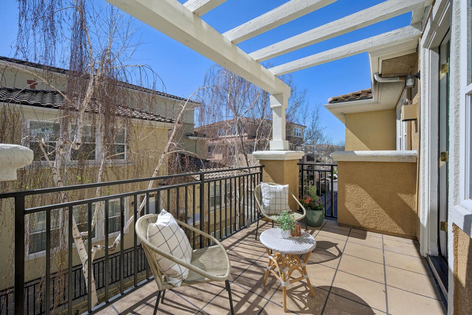 Dublin House: 4302 Keegan St