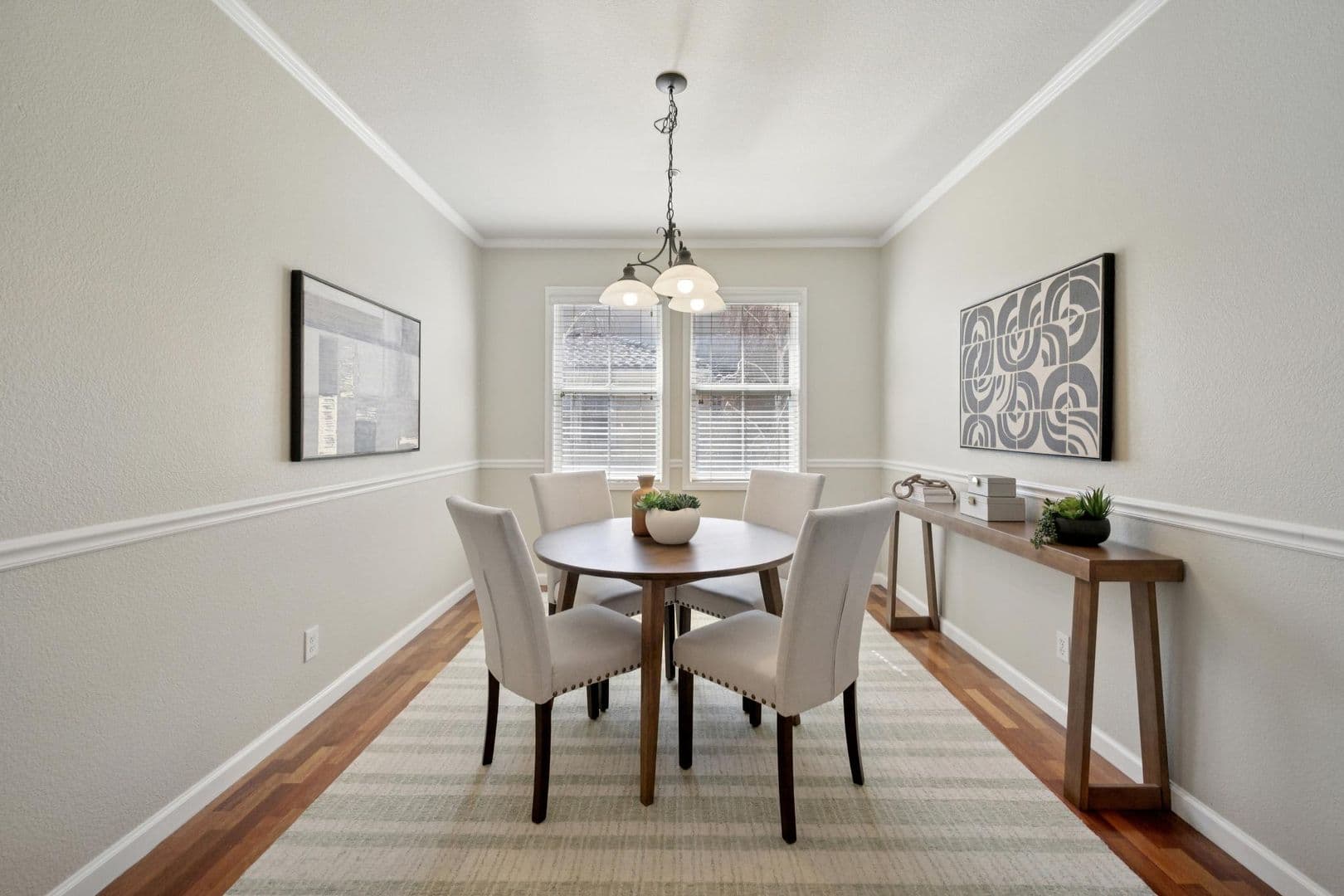 Dublin House: 4302 Keegan St