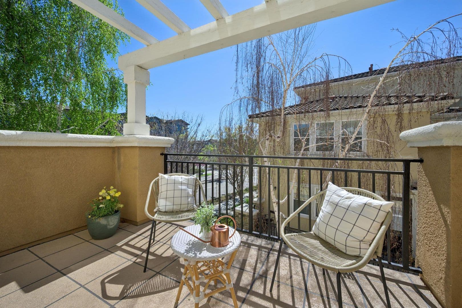 Dublin House: 4302 Keegan St