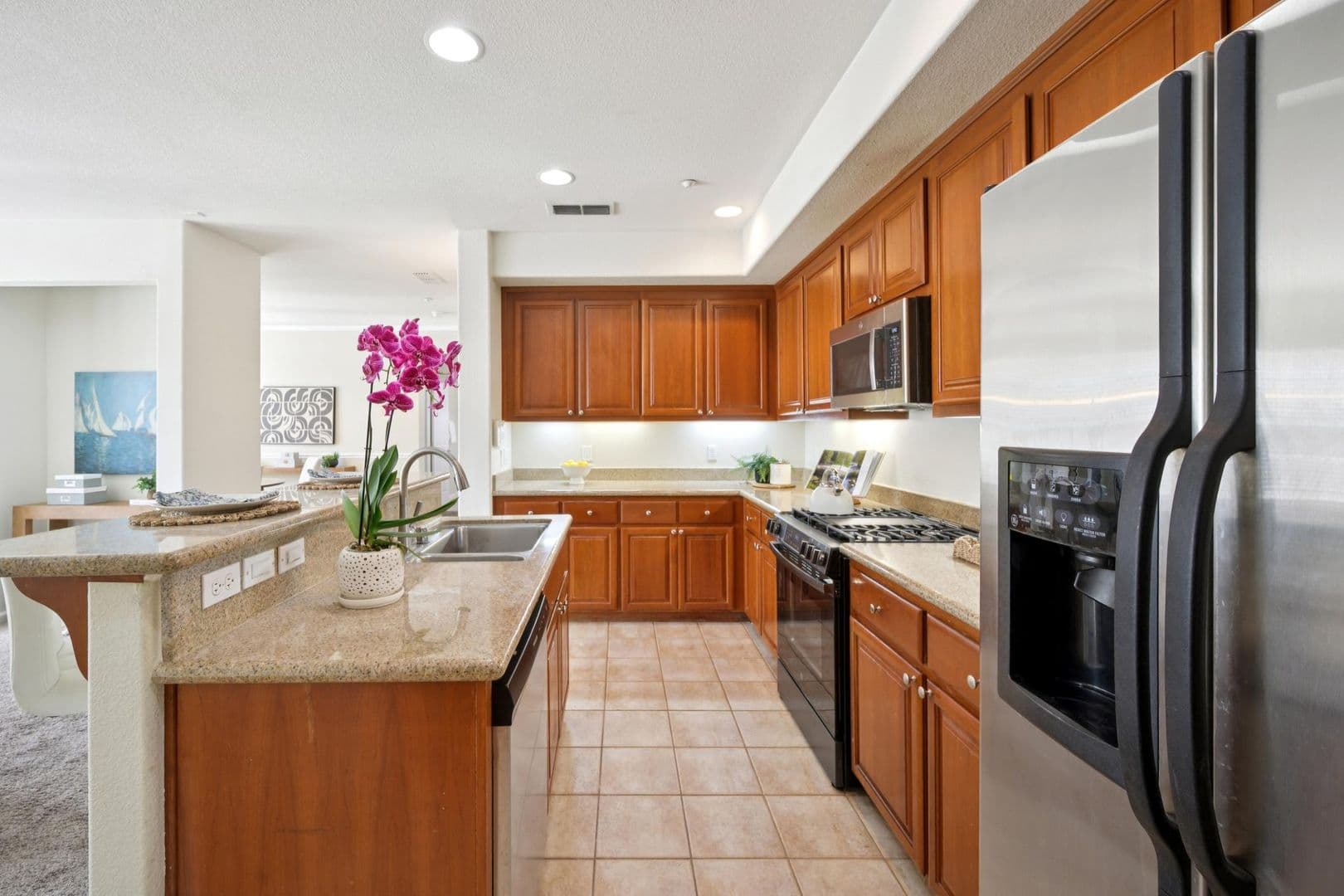 Dublin House: 4302 Keegan St