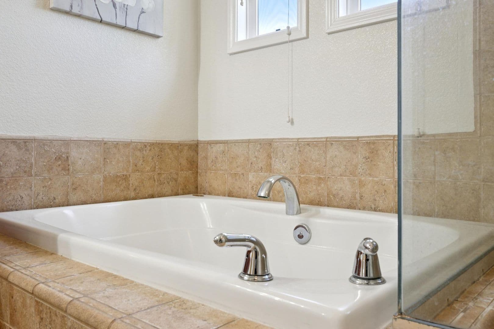 Dublin House: 4302 Keegan St