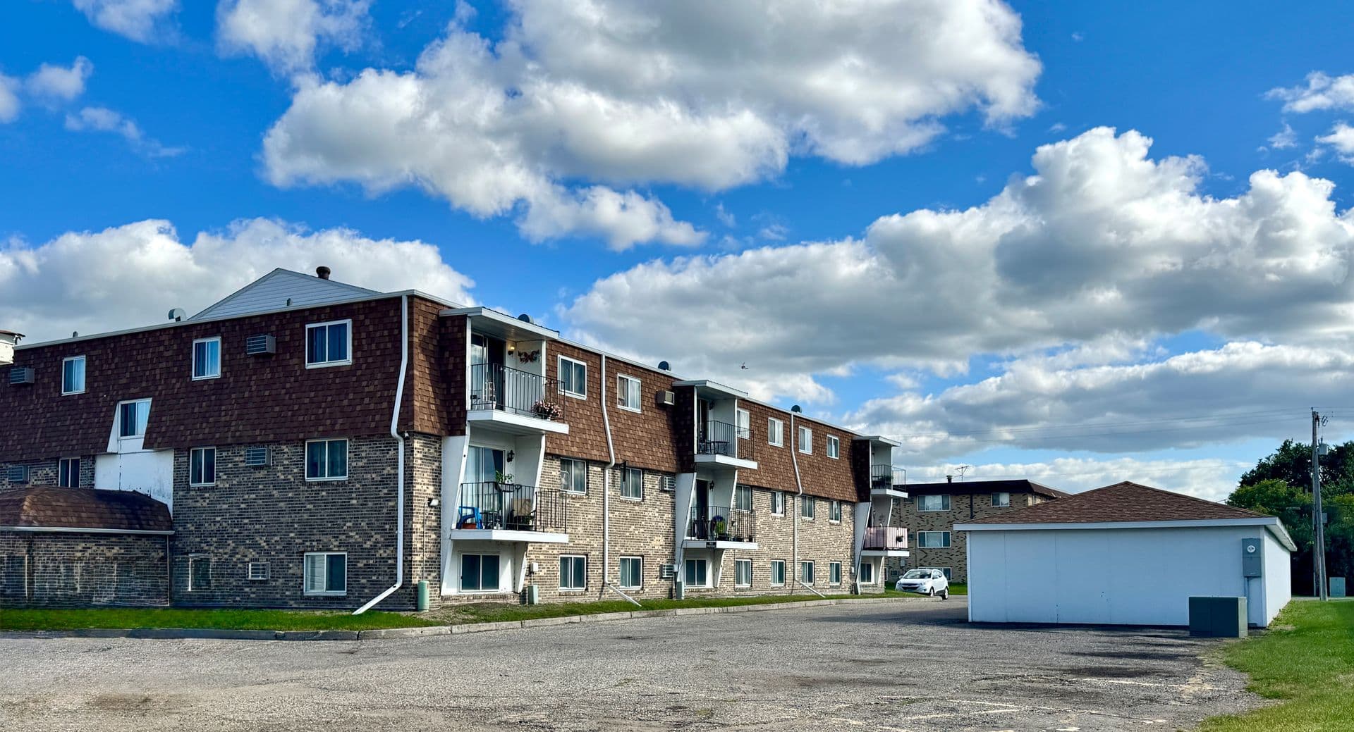 Dilworth Apartment: 102 5th Street Northwest