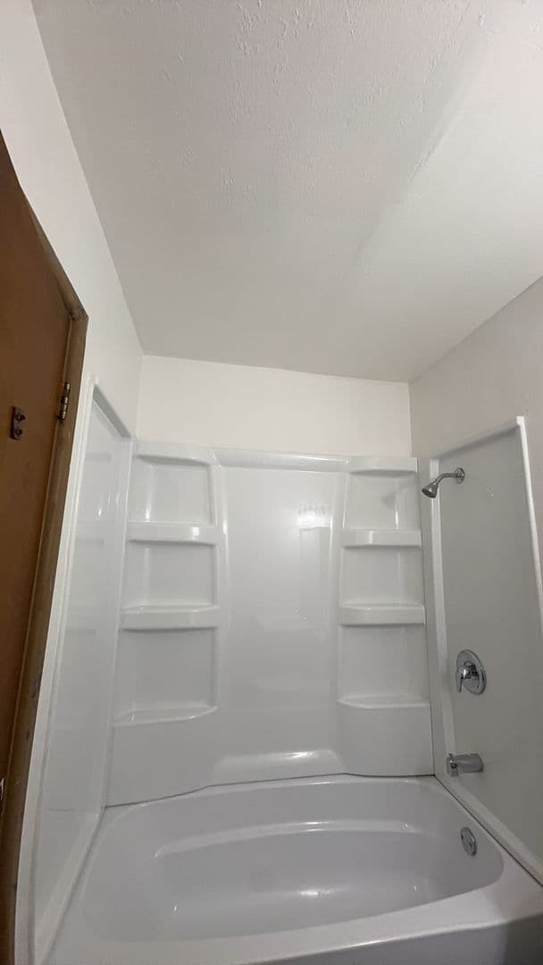 Glyndon Apartment: 120 7th Street