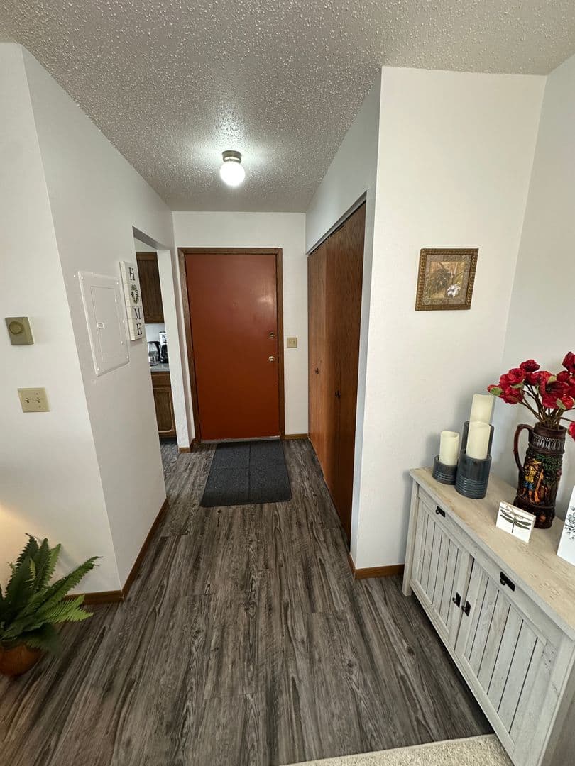 Moorhead Apartment: 3015 20th Street S