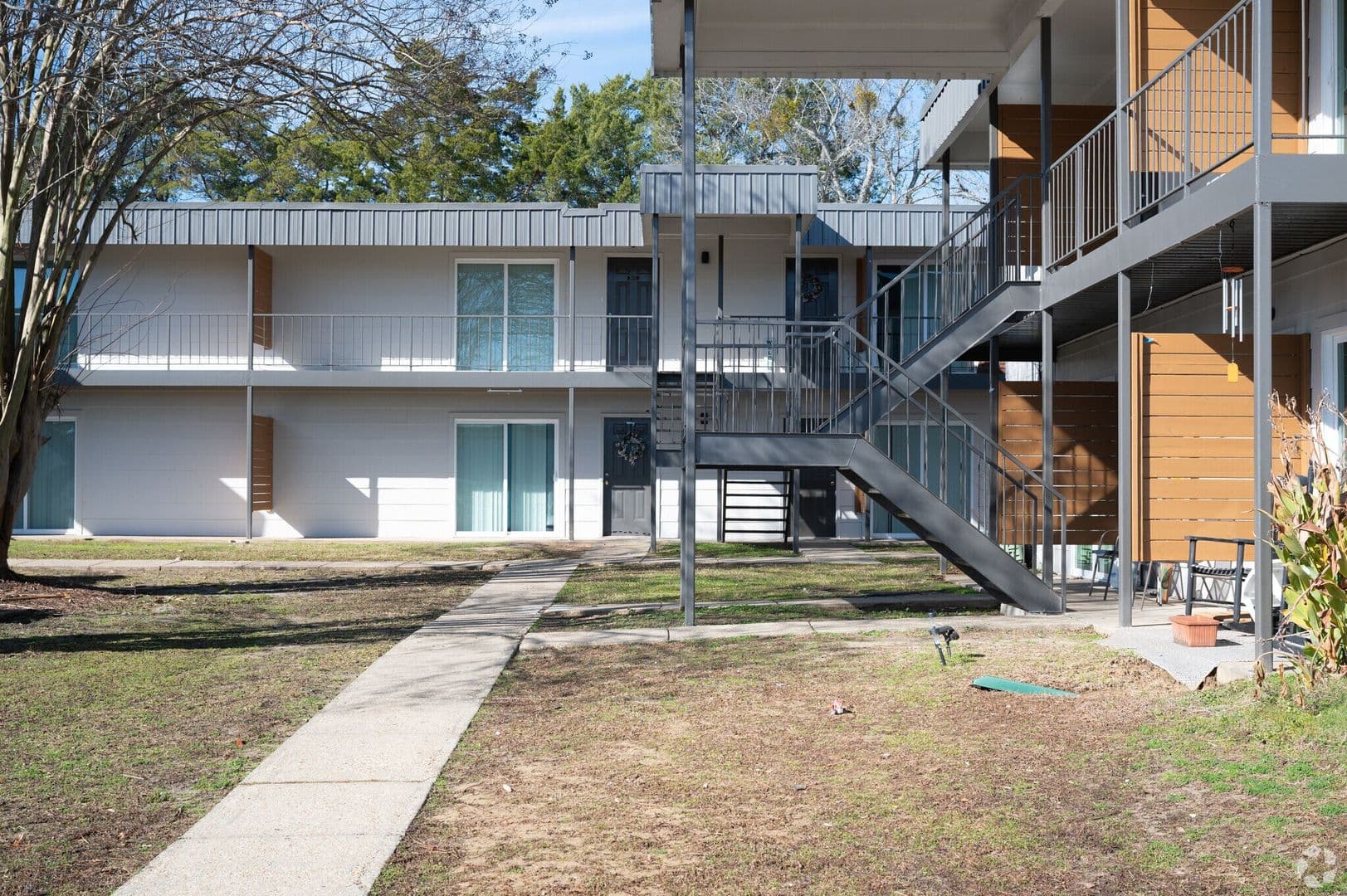 Montgomery Apartment: 3800 Governors Dr