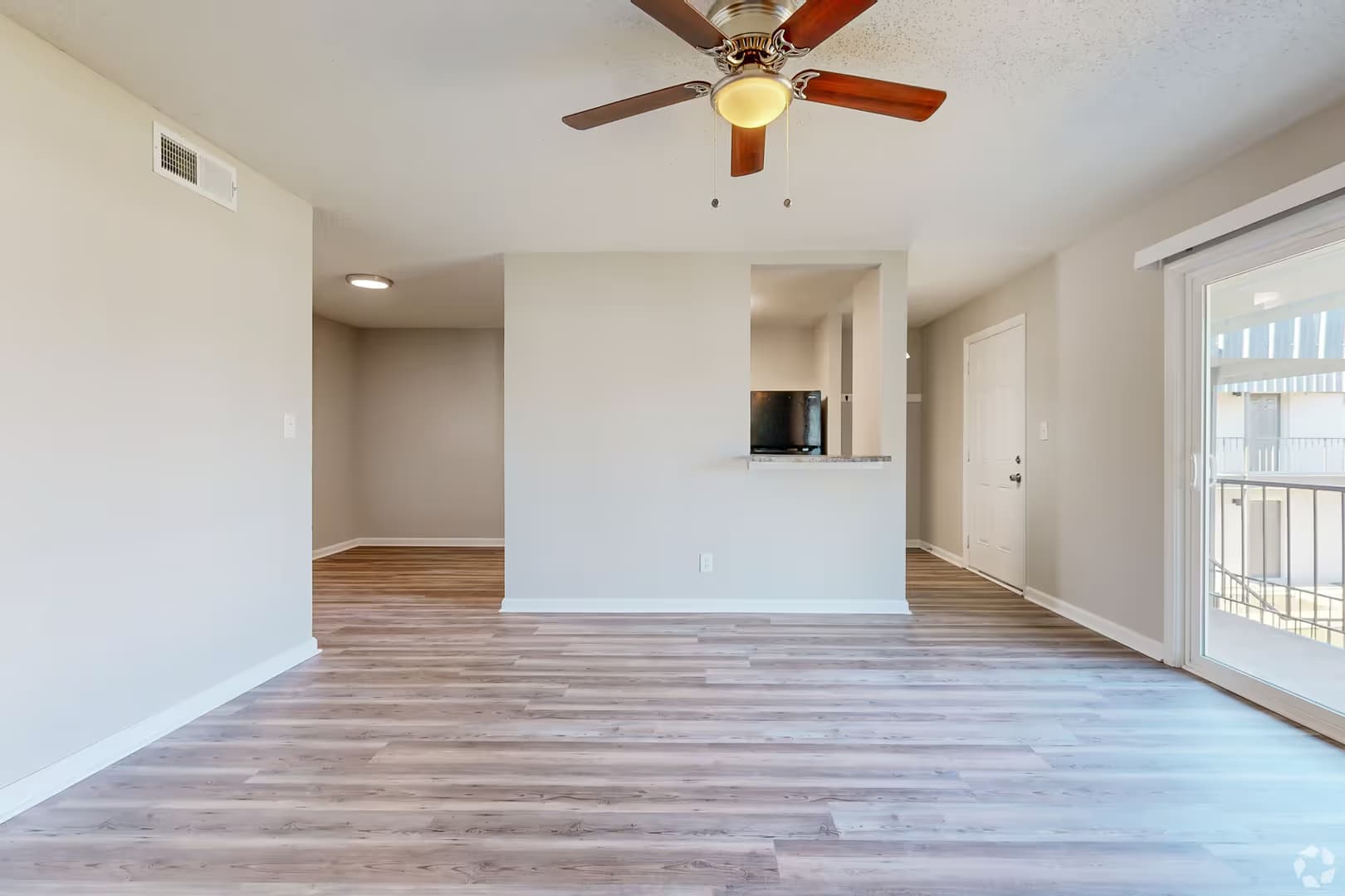 Montgomery Apartment: 3800 Governors Dr