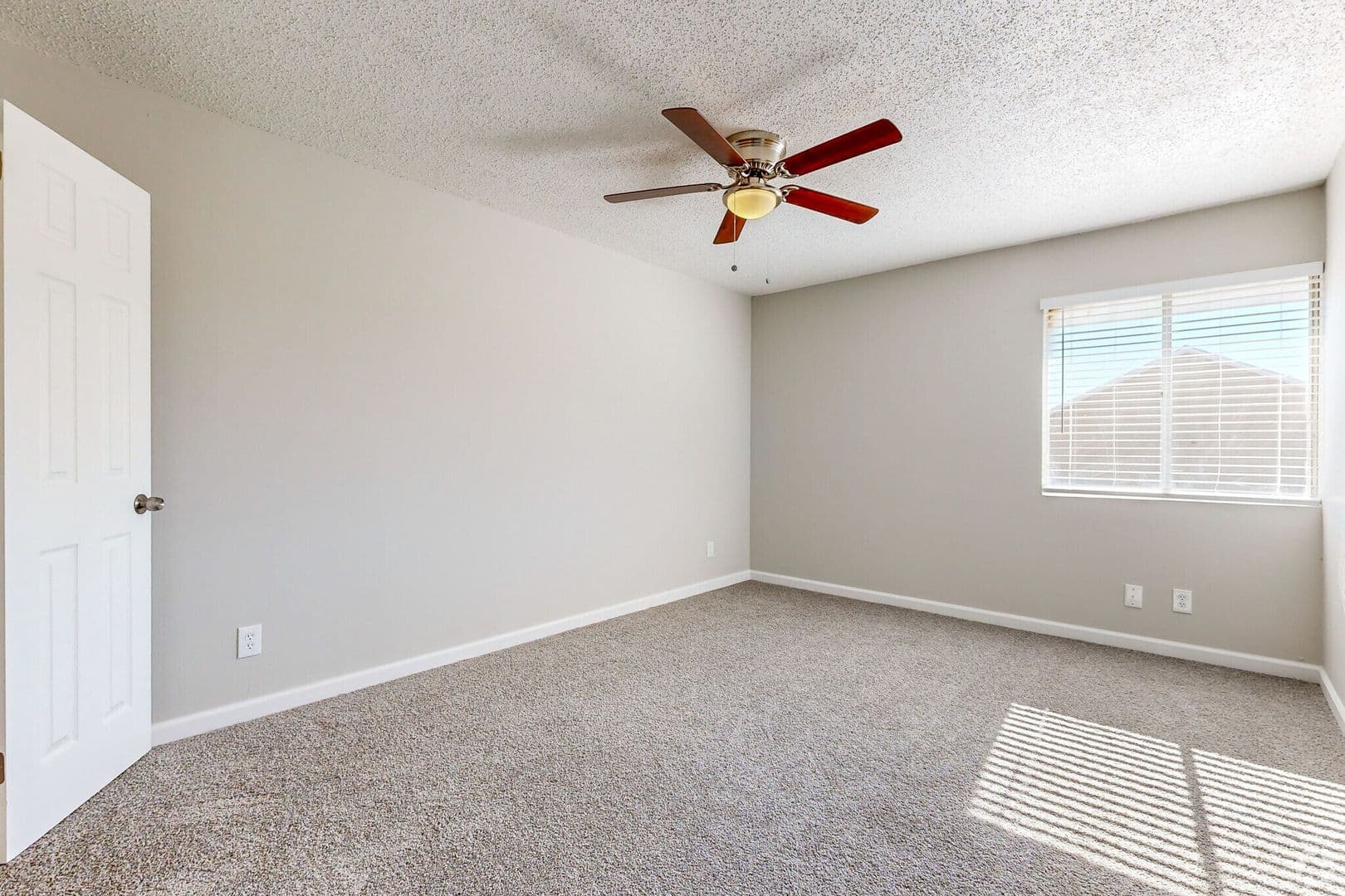 Montgomery Apartment: 3800 Governors Dr