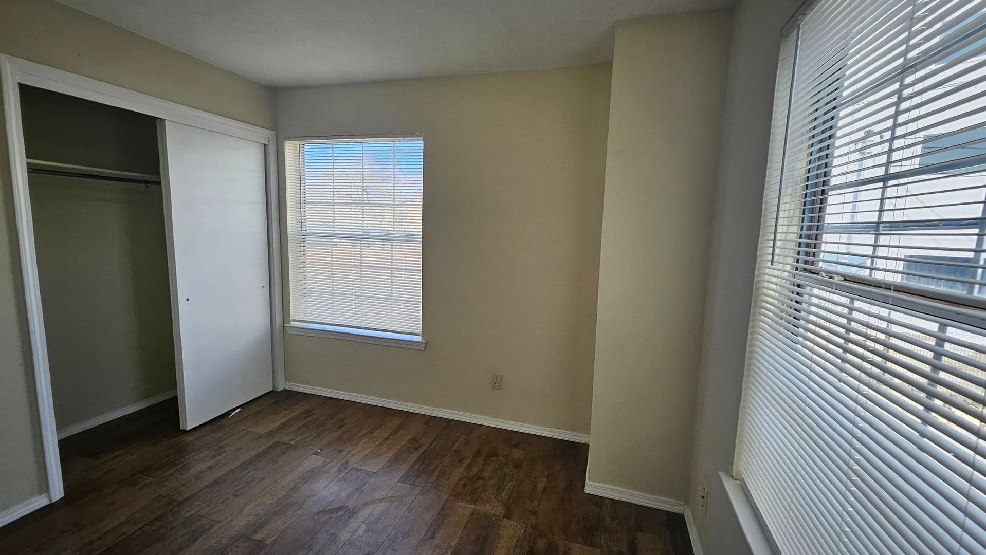 Albuquerque Apartment: 536 Chelwood Park Blvd NE 1-7