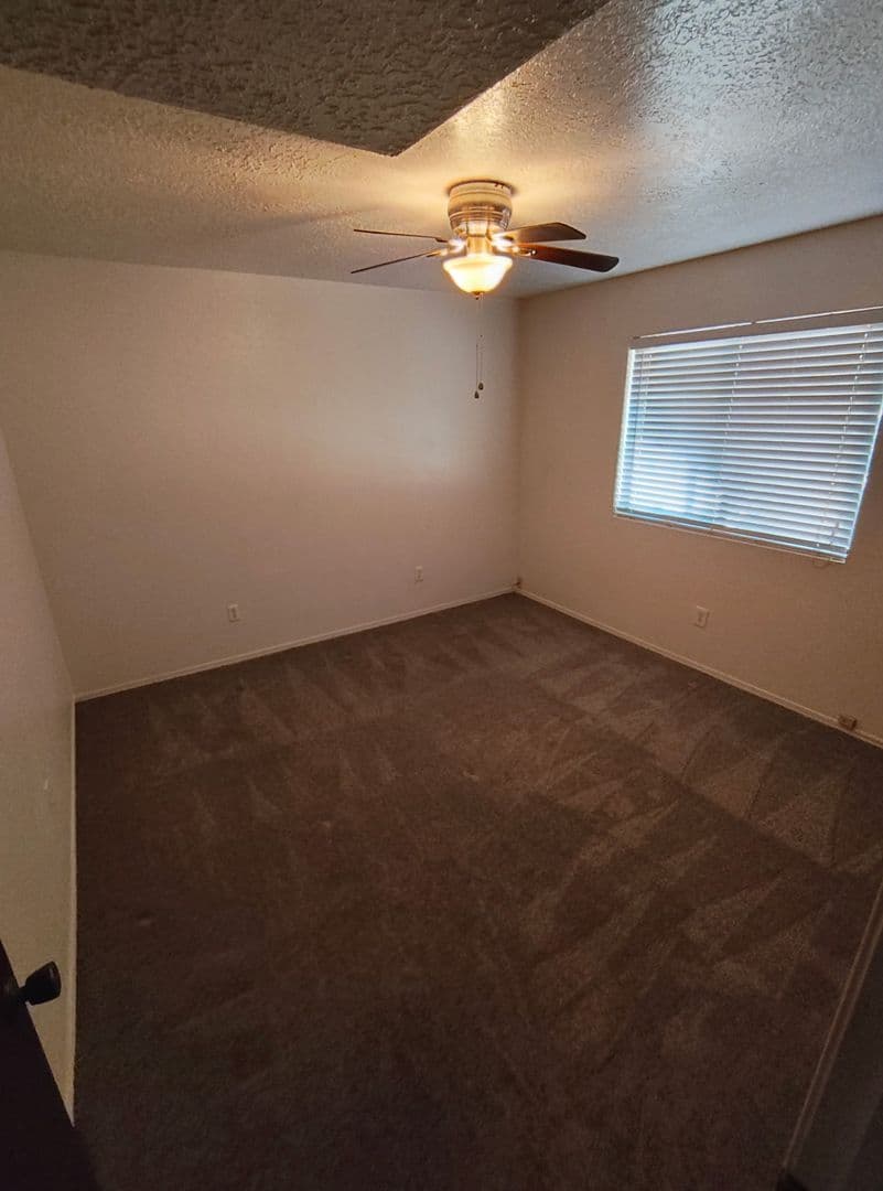Grants Apartment: Courtyard Apartments