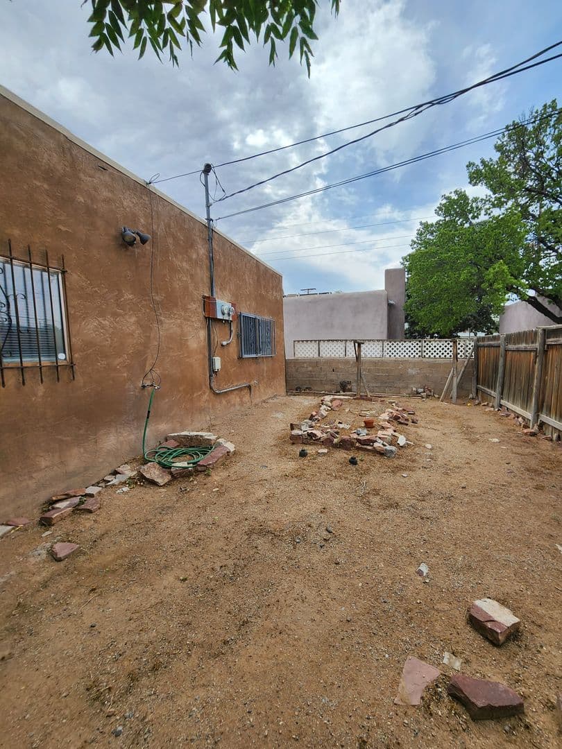 Albuquerque Apartment: 505 Princeton Drive SE A-B