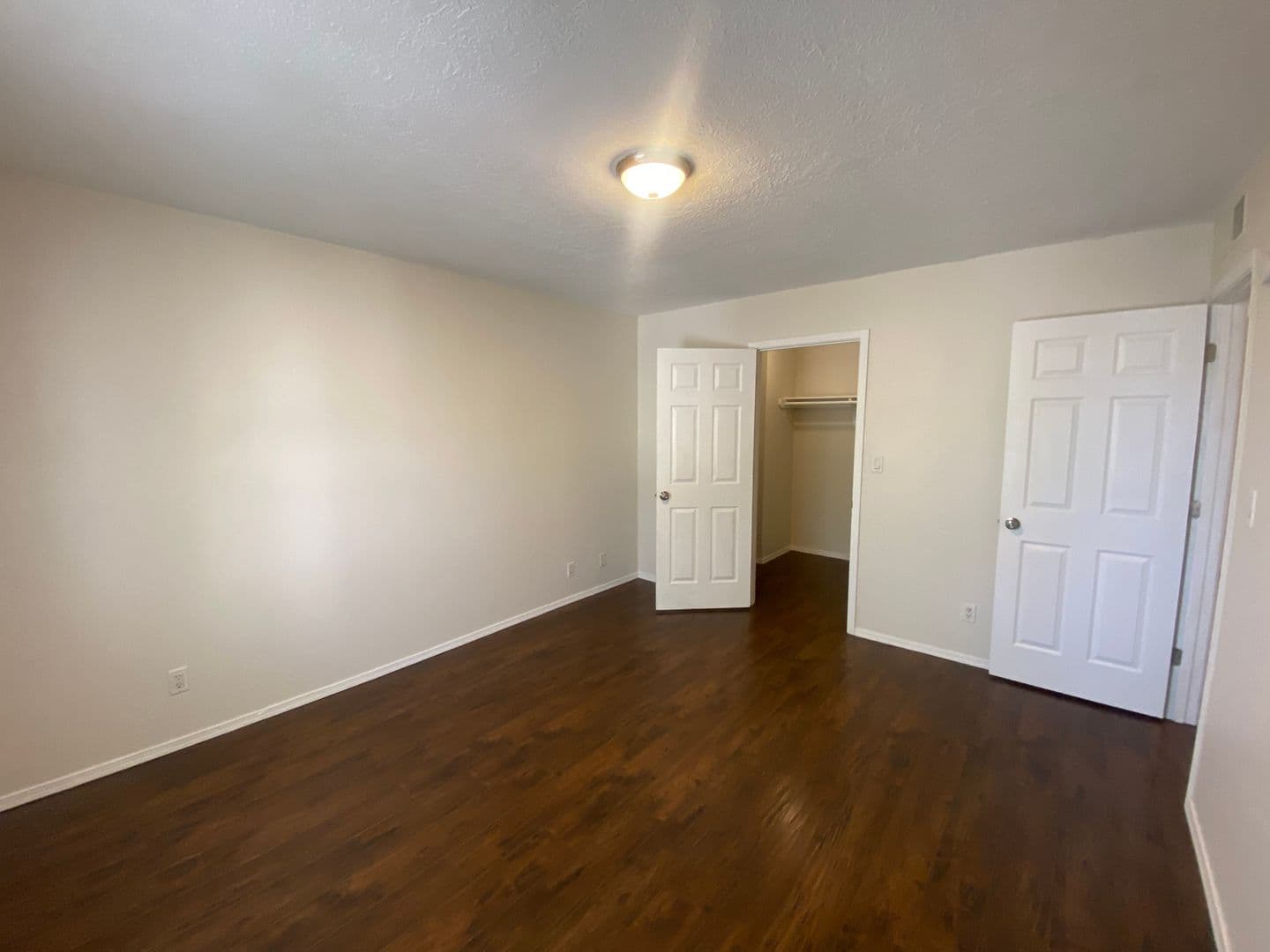 Albuquerque Apartment: 132 Erbbe Street NE 1-4