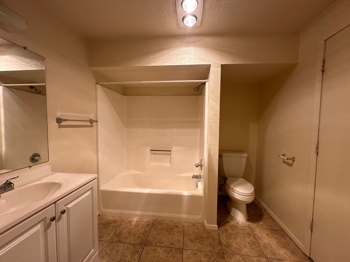 Albuquerque Apartment: 1208 Candelaria Road NW Bldg B