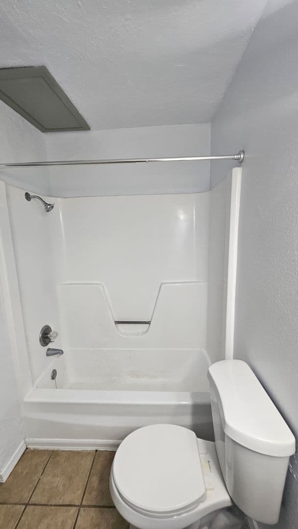 Albuquerque Apartment: 3600 Lafayette Dr.