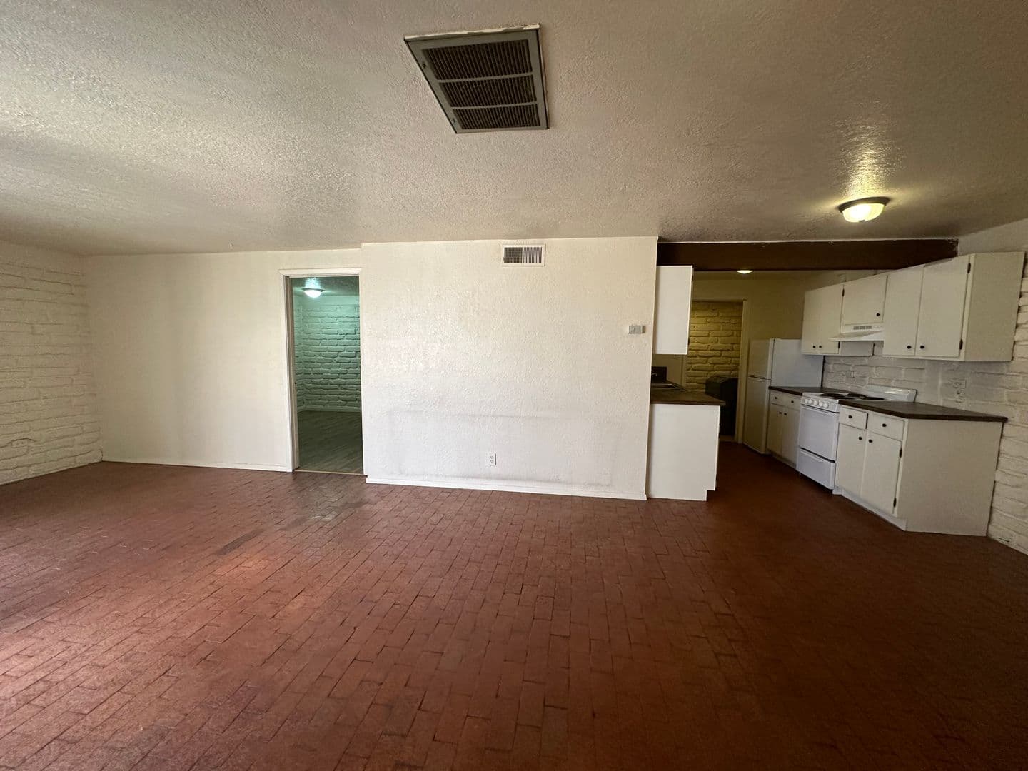 Albuquerque Apartment: 1208 Candelaria Road NW Bldg B