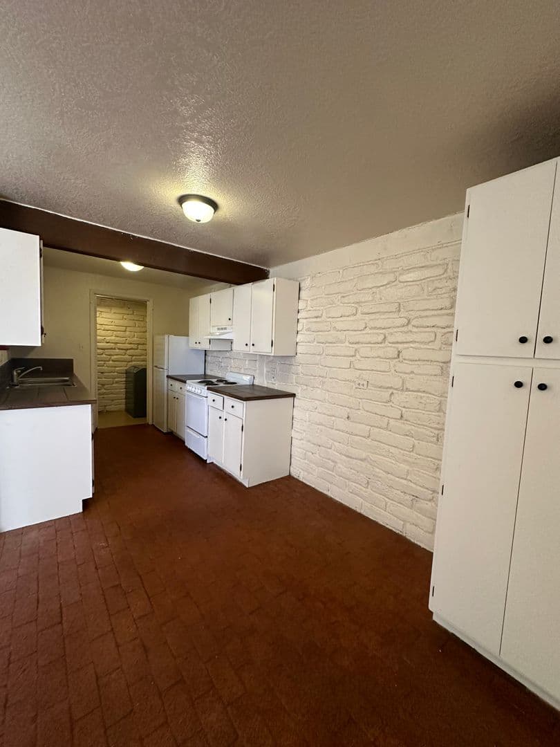 Albuquerque Apartment: 1208 Candelaria Road NW Bldg B